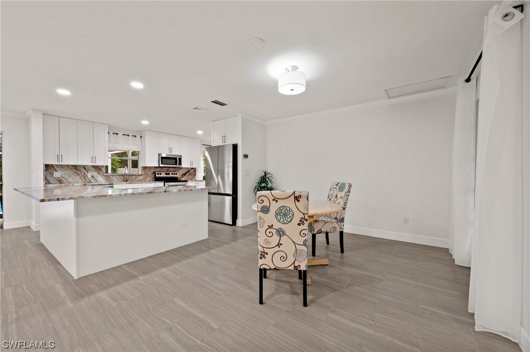 932 SW 52nd Street