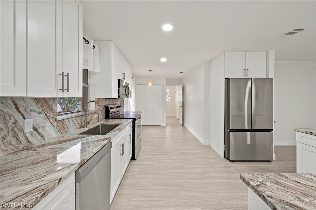 932 SW 52nd Street