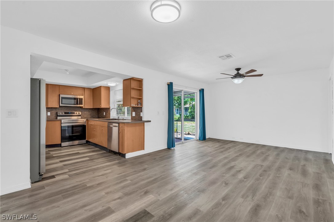 1136 SW 44th TER