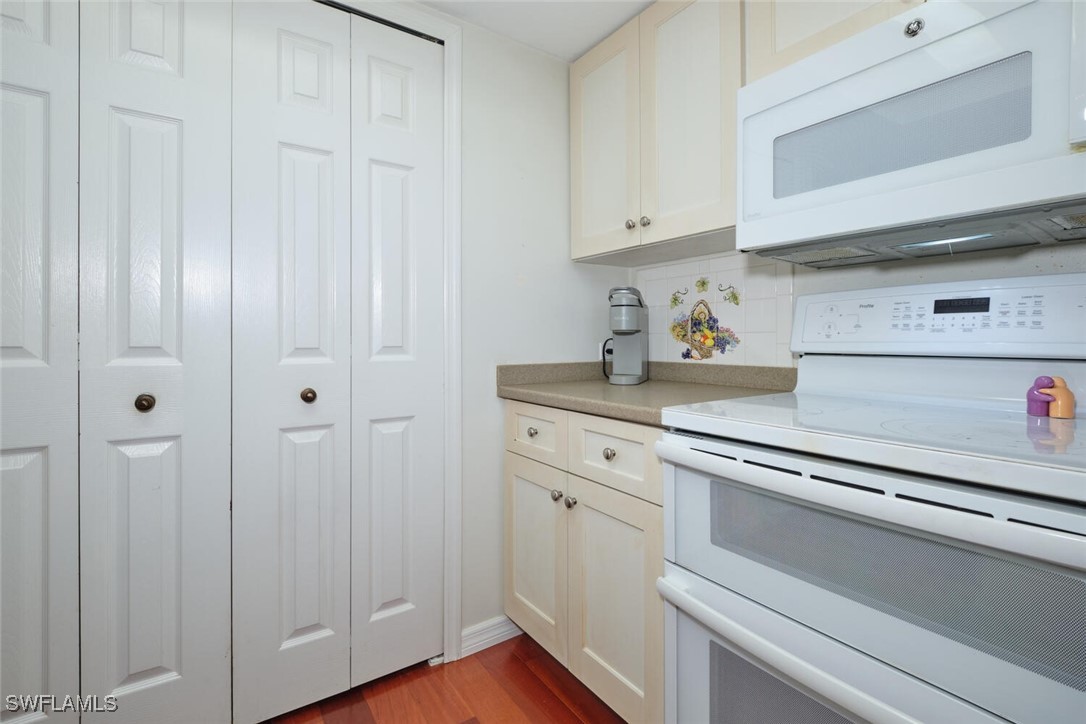 2315 SW 17th TER