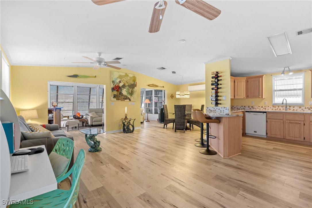 3015 Skipper LN