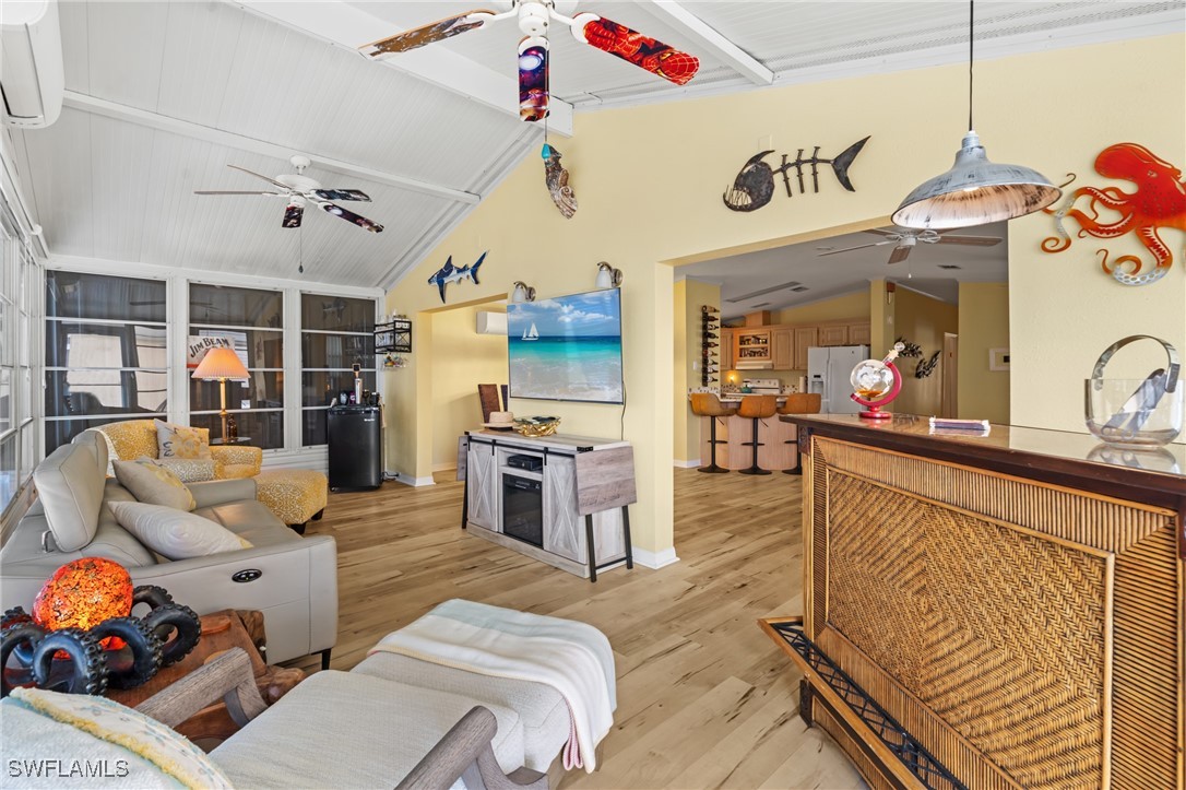 3015 Skipper LN