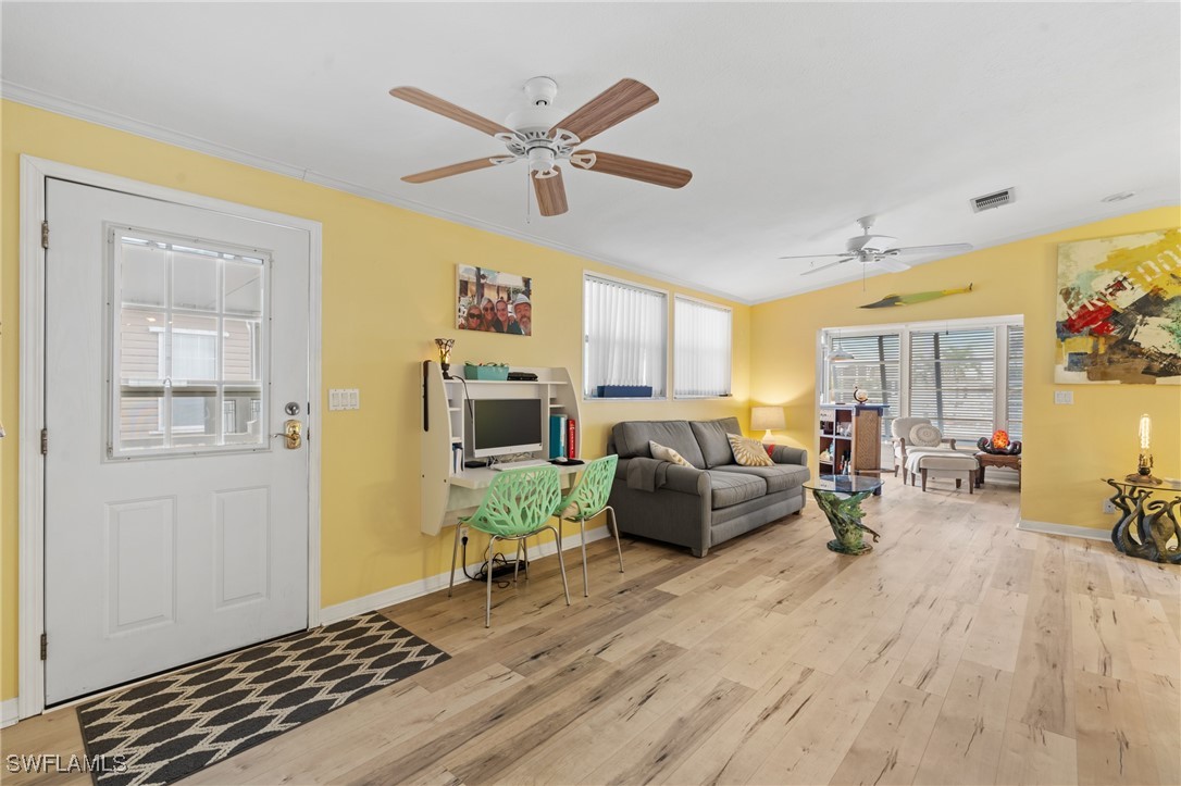 3015 Skipper LN
