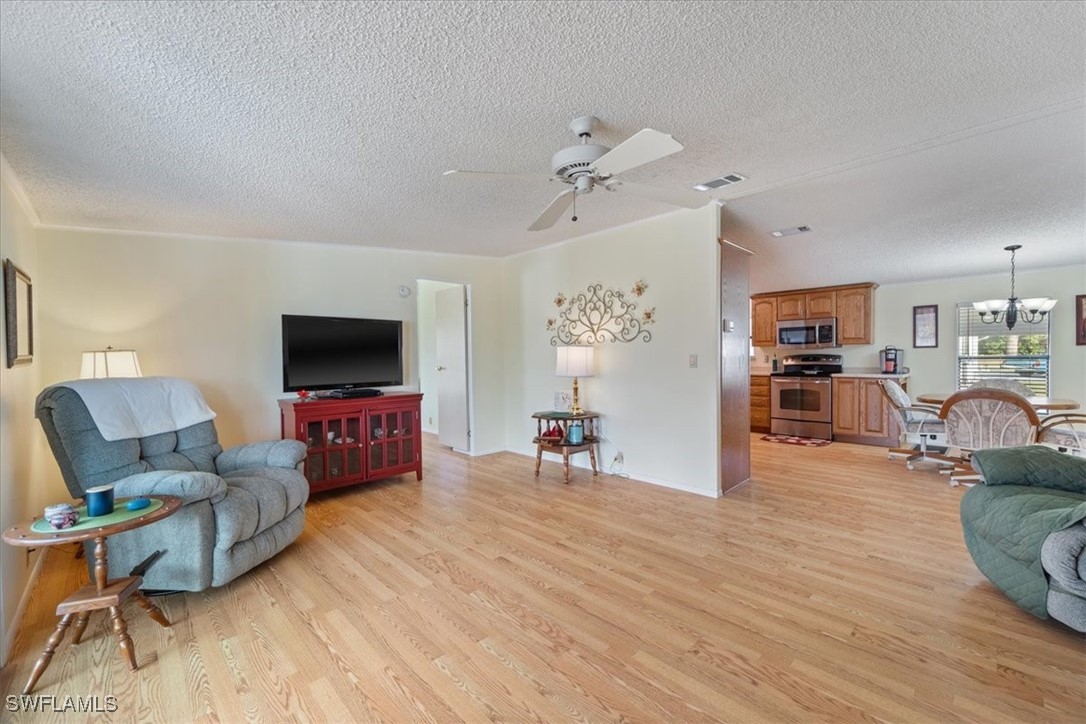 19371 Pony LN