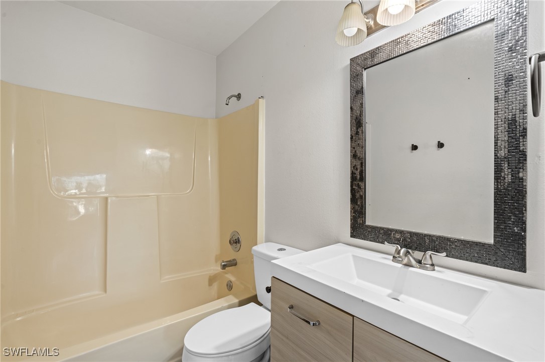 5323 Treetops DR T203