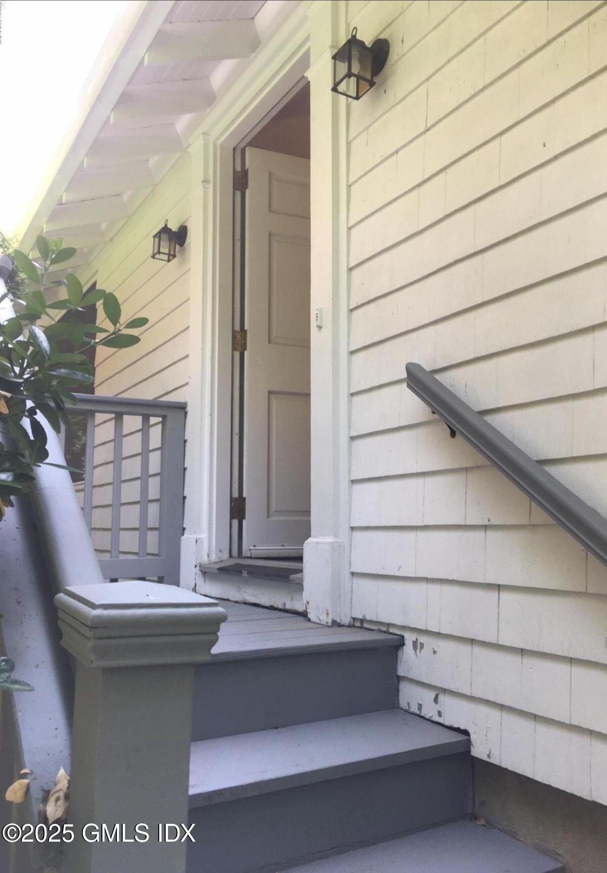 22 Tomac Avenue