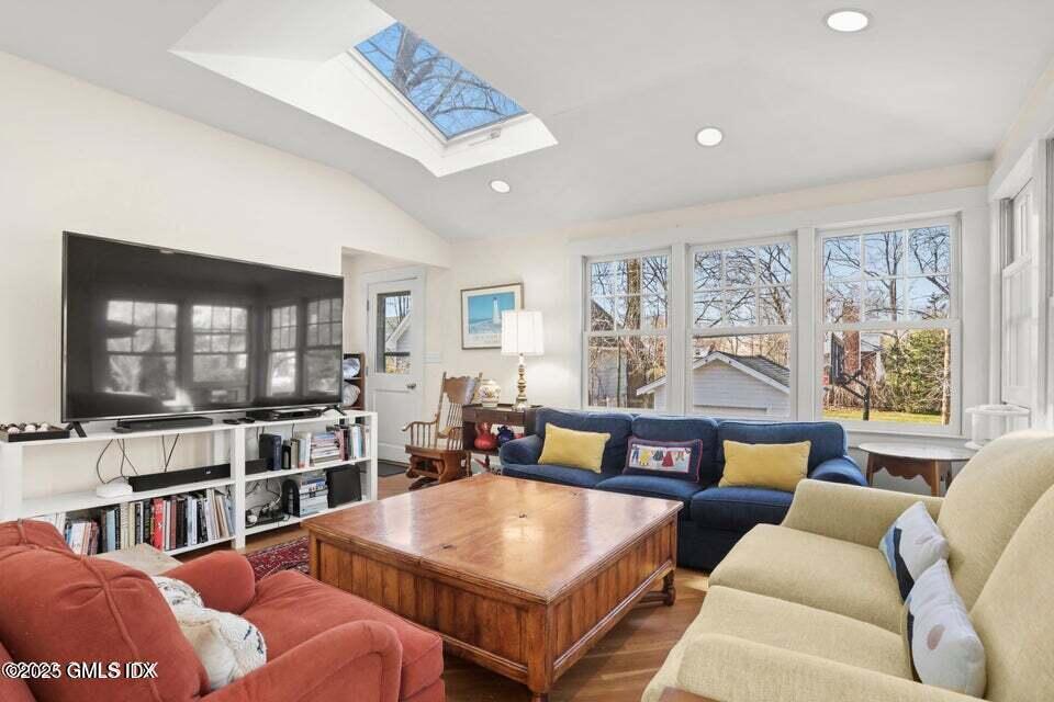 22 Tomac Avenue