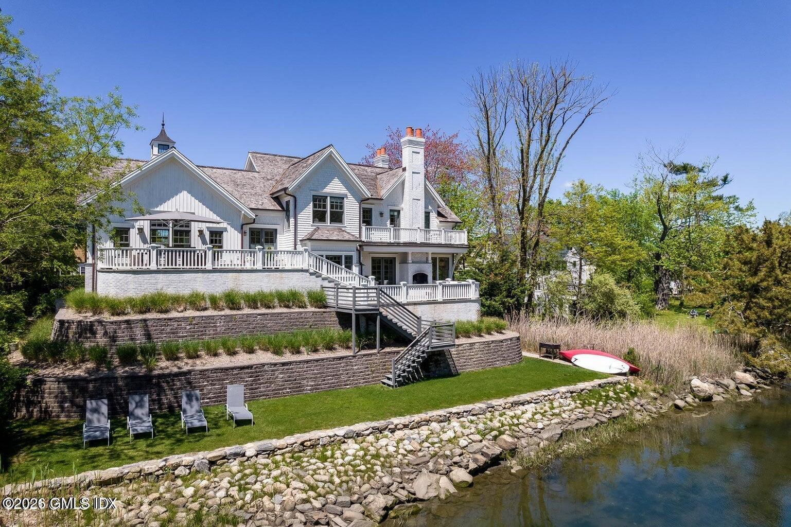 12 Shore Road