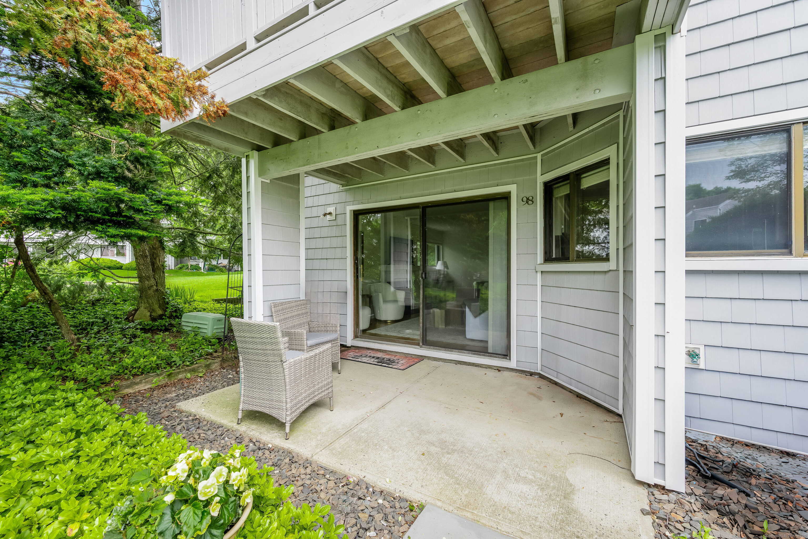 98 Rowayton Woods Drive 98