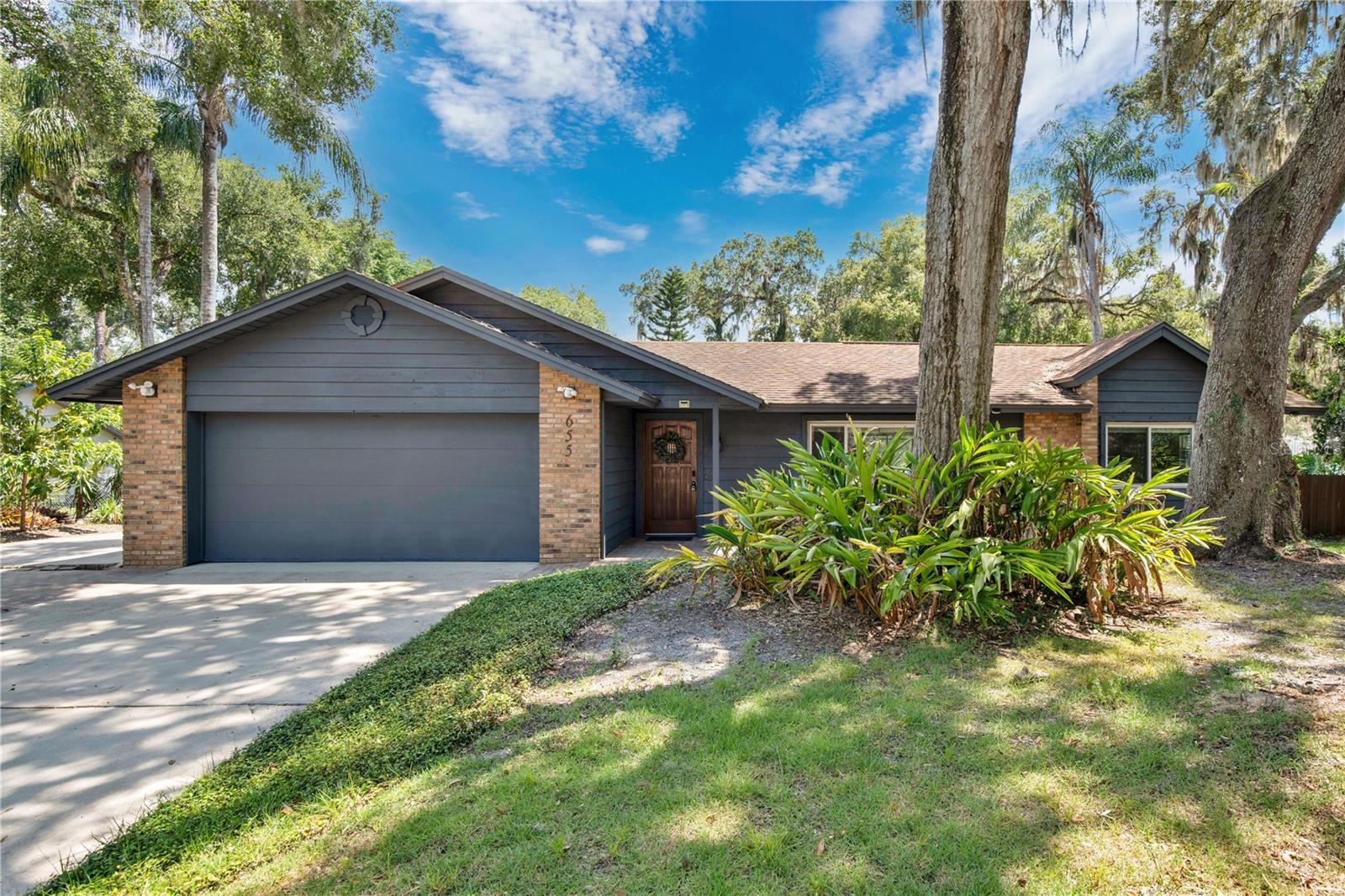 655 VINE CT