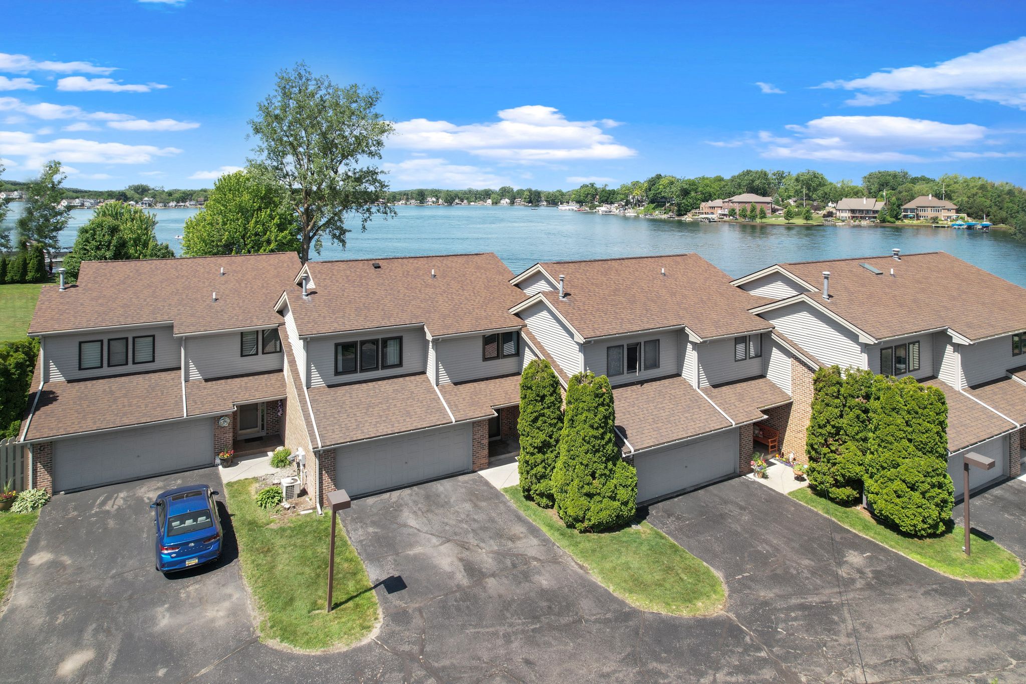 2251 N LONG LAKE Road