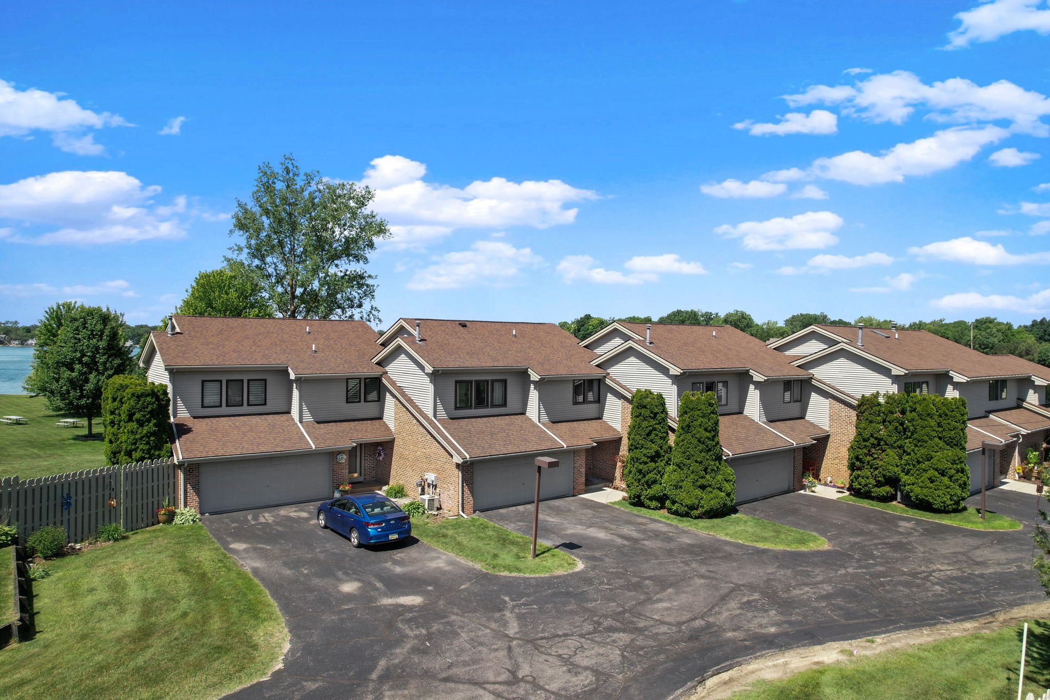 2251 N LONG LAKE Road