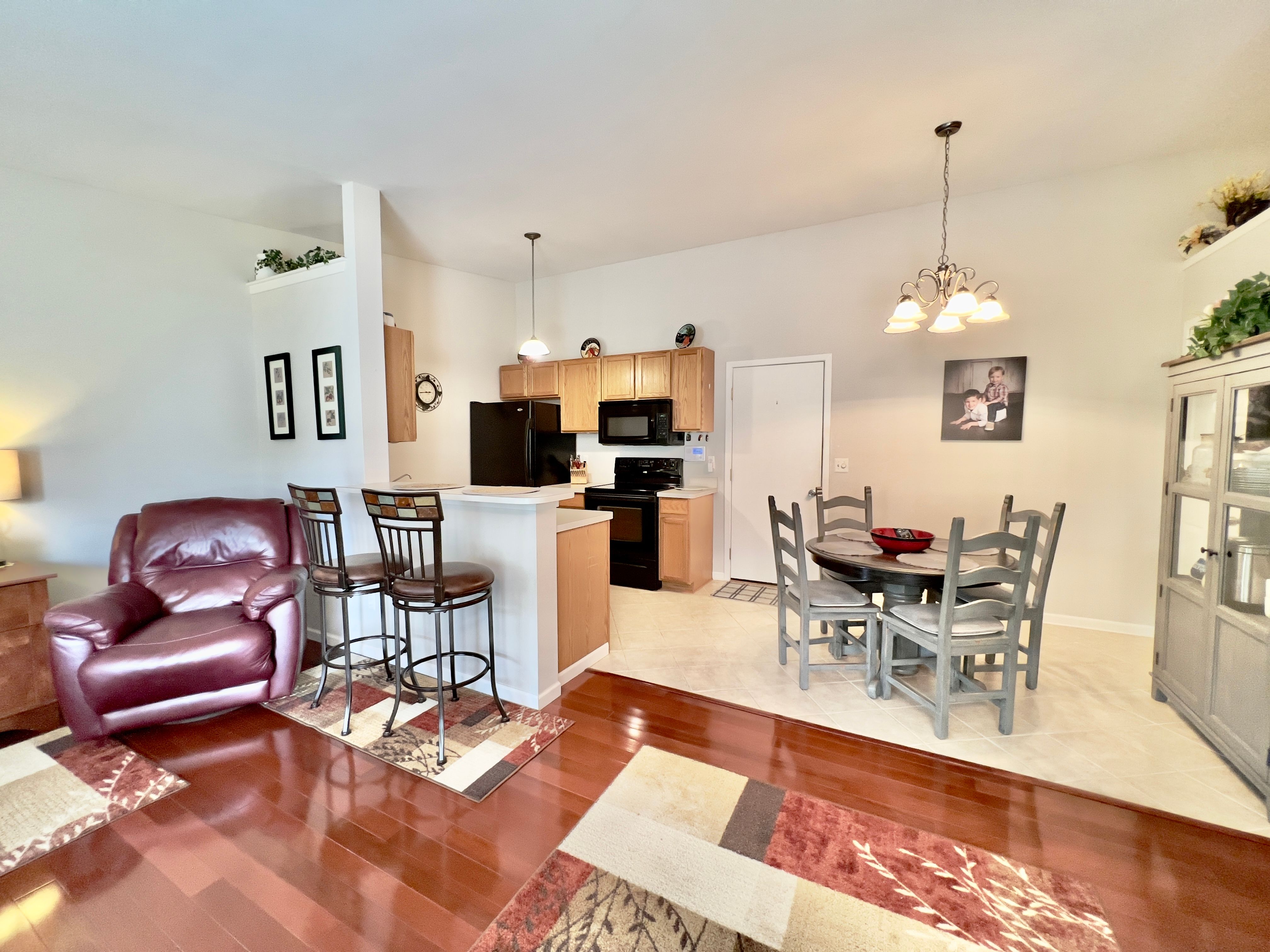 1091 LAKE PARK Drive