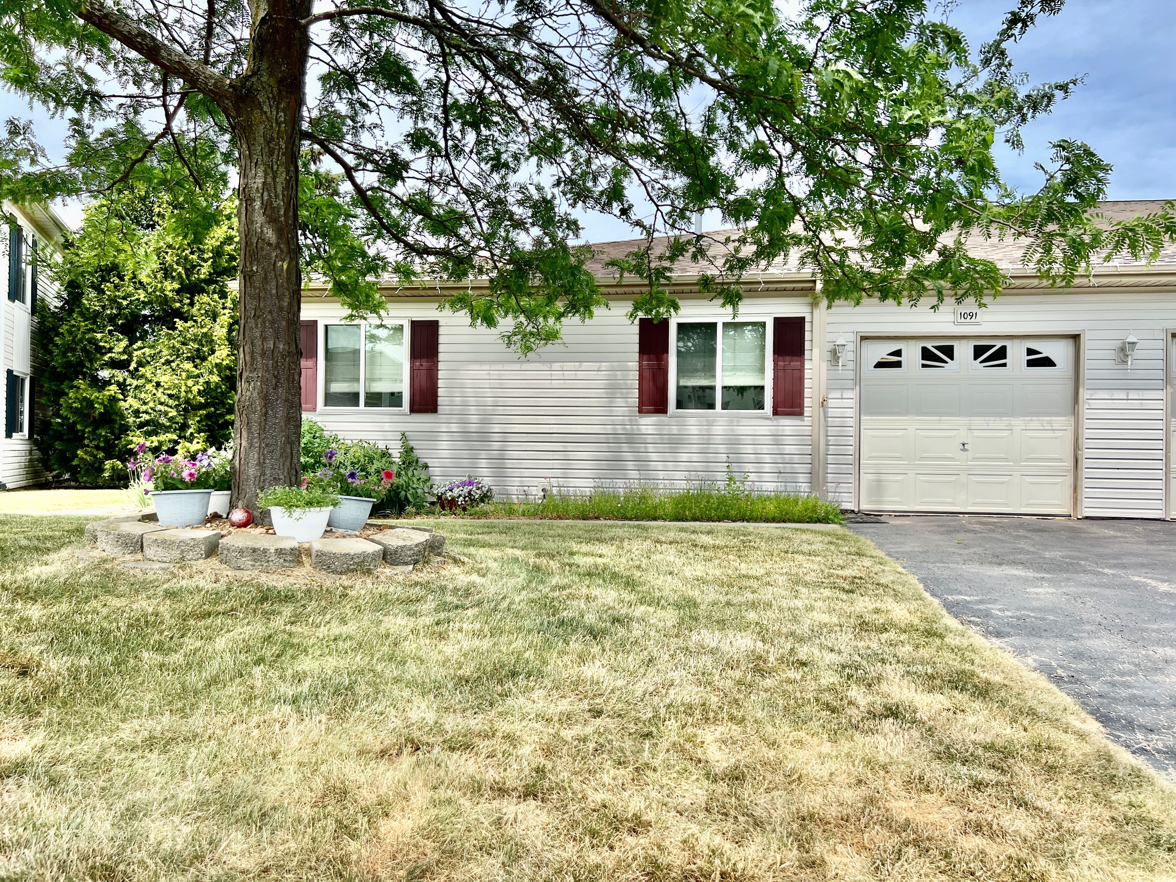 1091 LAKE PARK Drive