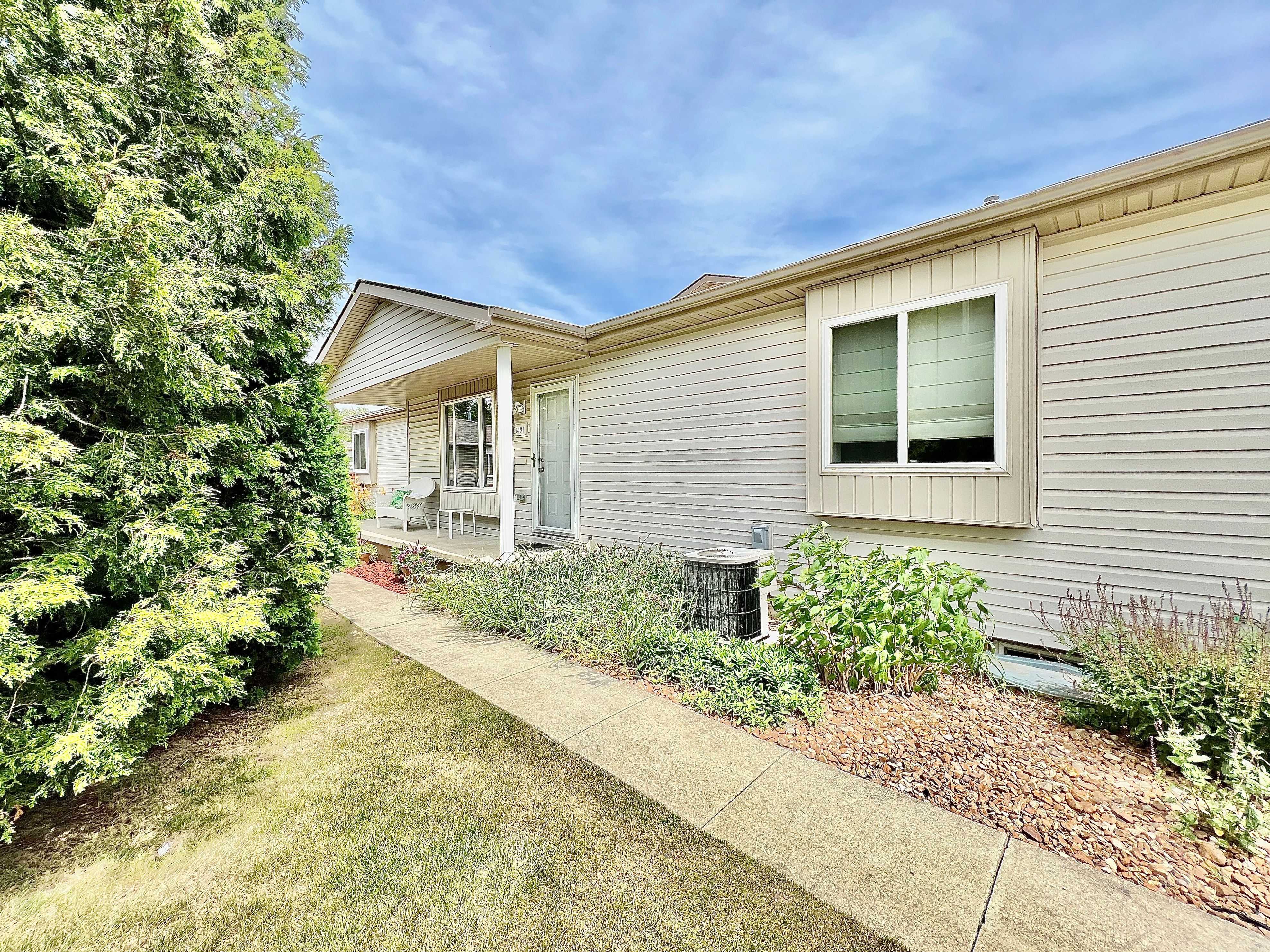 1091 LAKE PARK Drive