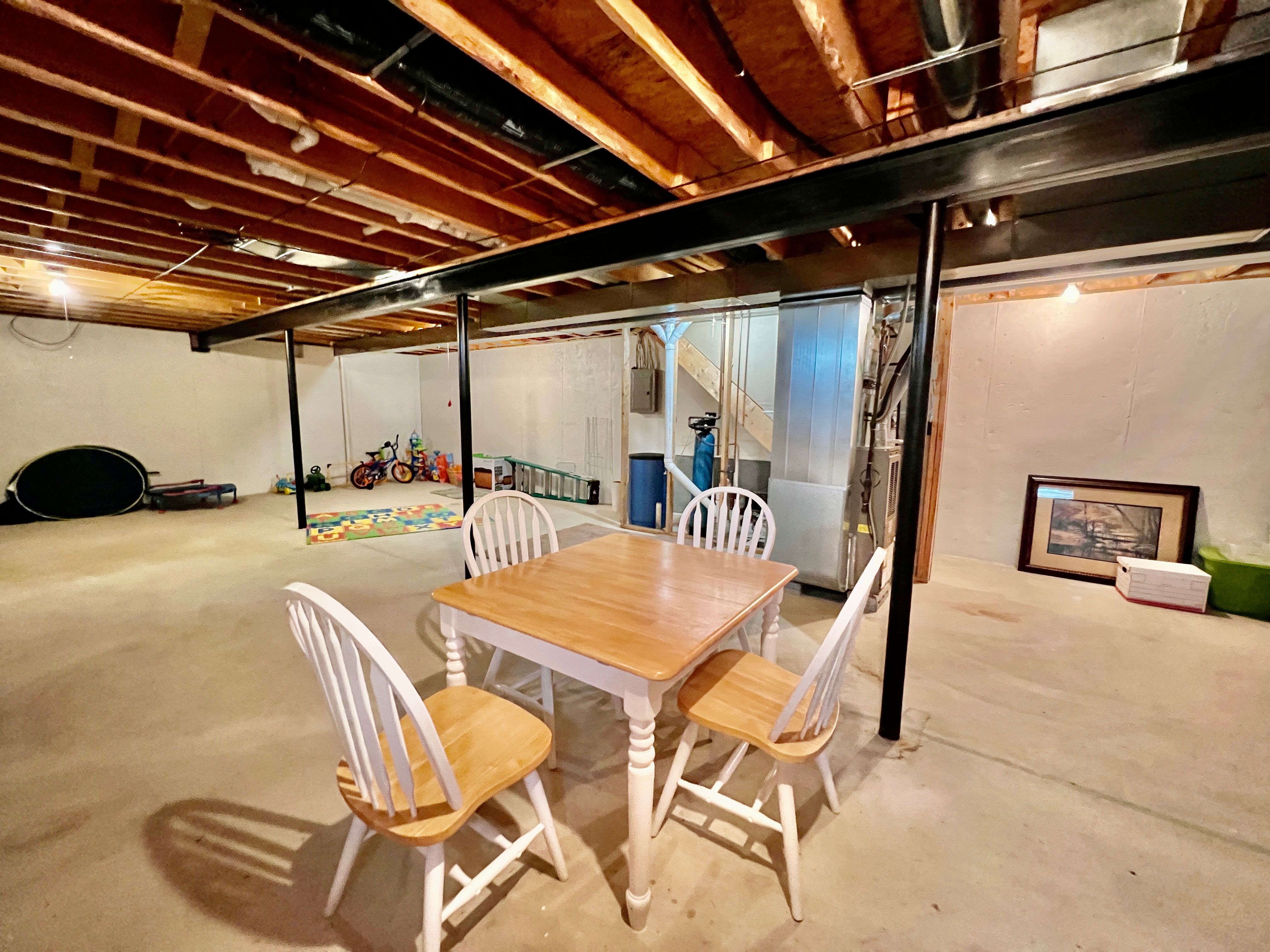 1091 LAKE PARK Drive