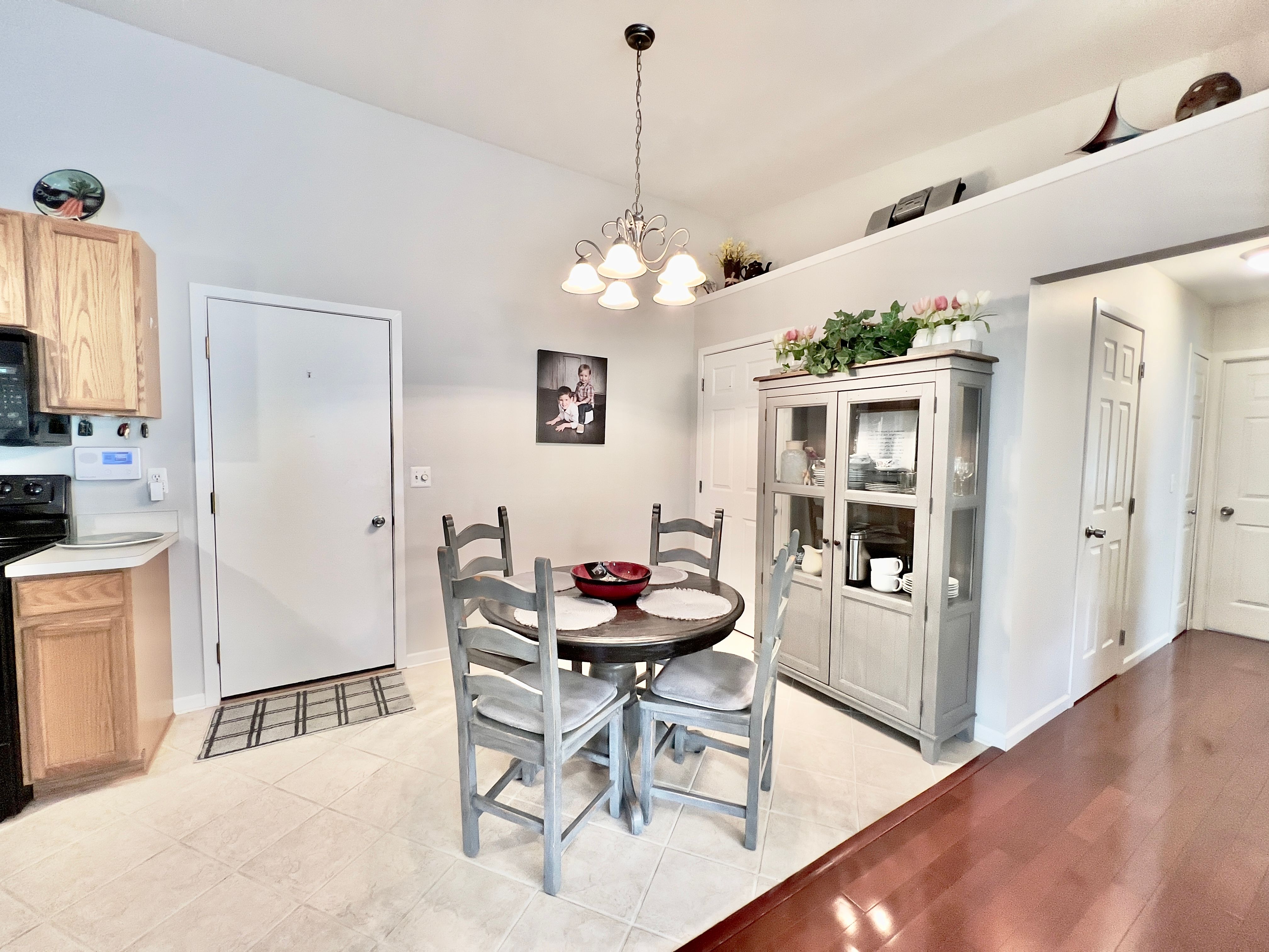 1091 LAKE PARK Drive