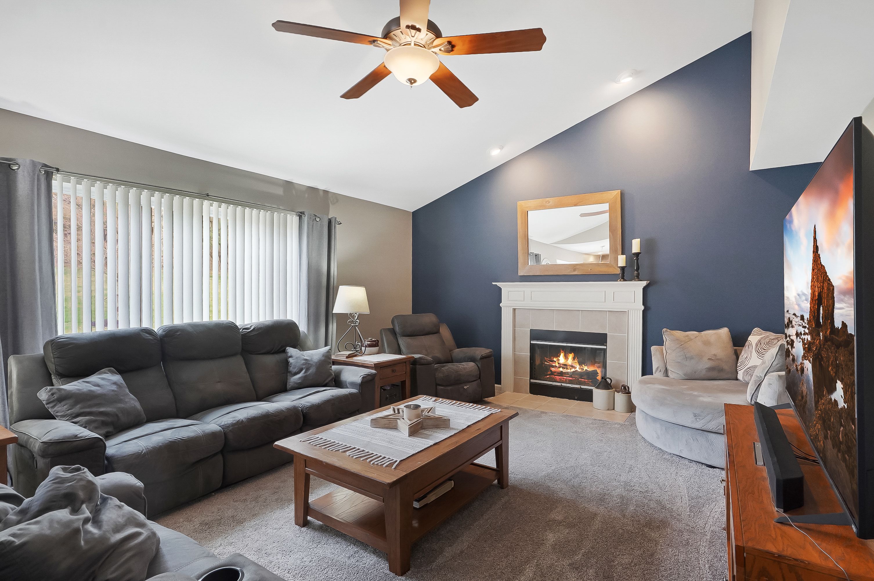 6245 LISMORE Circle
