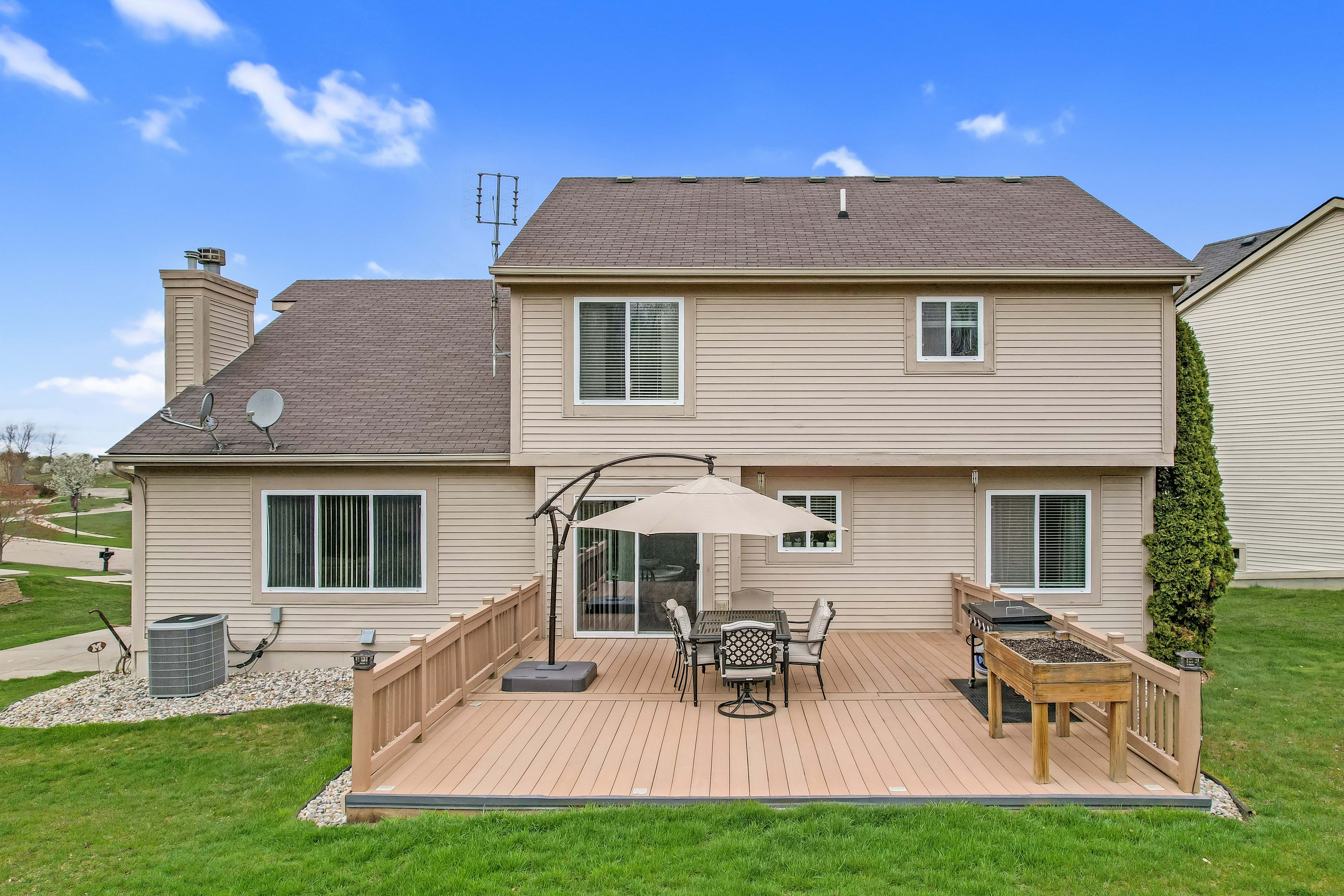6245 LISMORE Circle