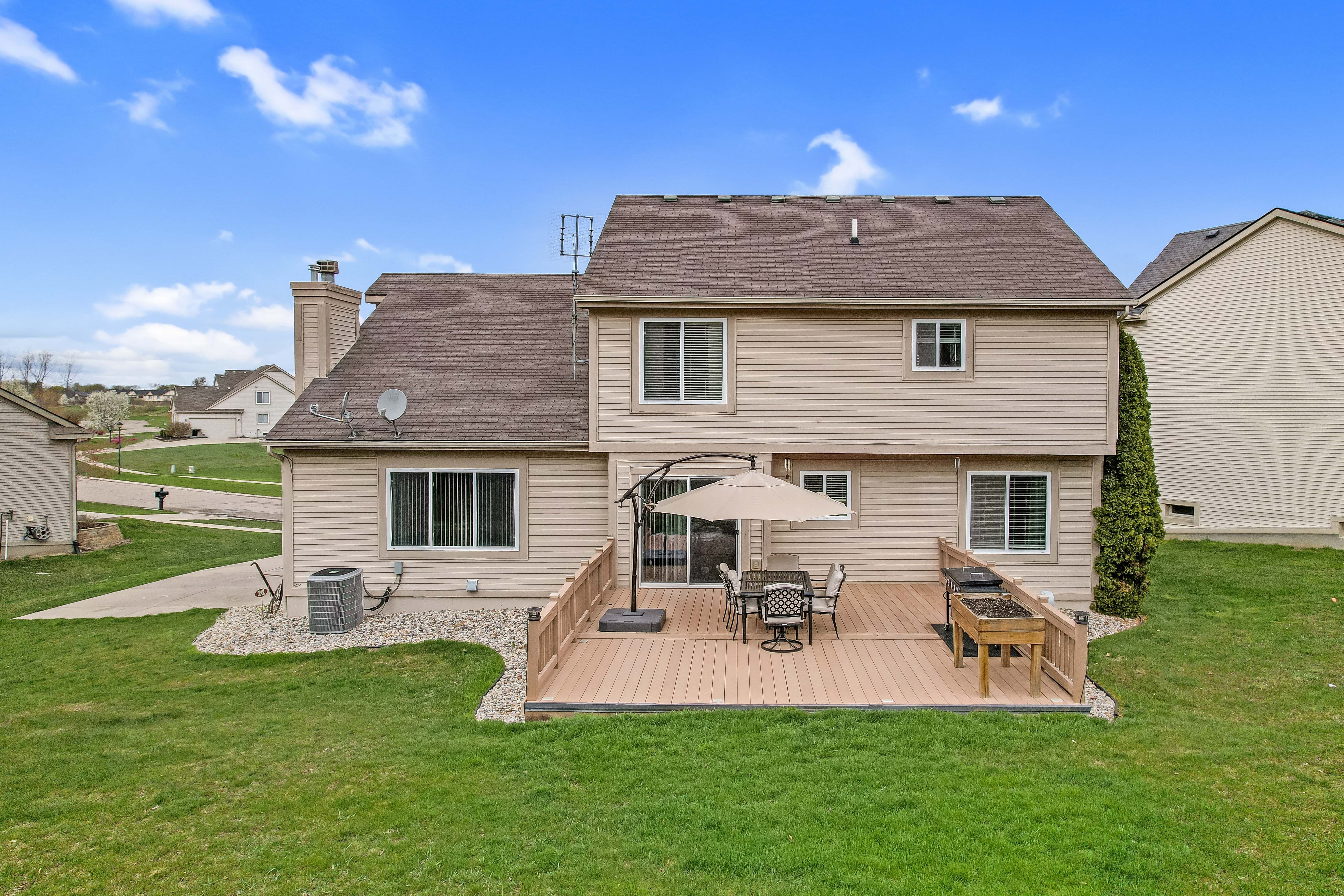 6245 LISMORE Circle