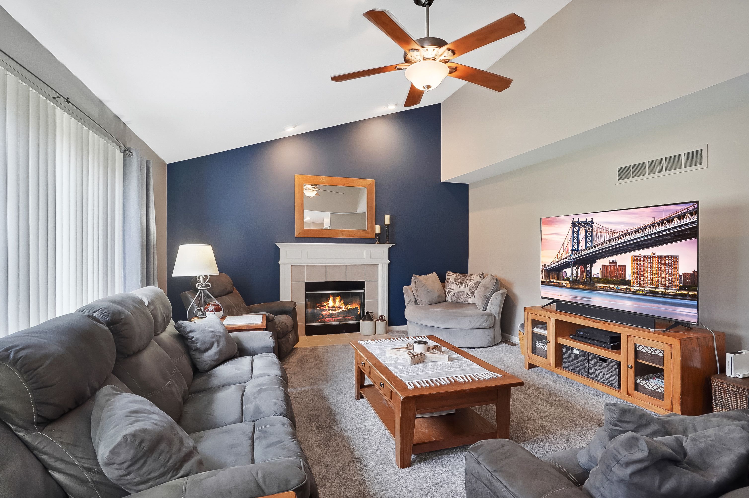6245 LISMORE Circle