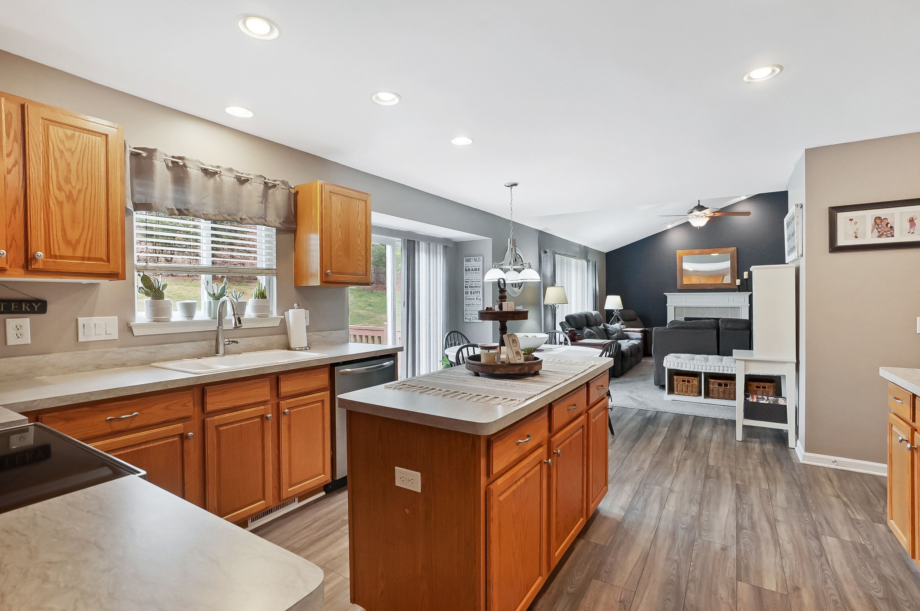 6245 LISMORE Circle