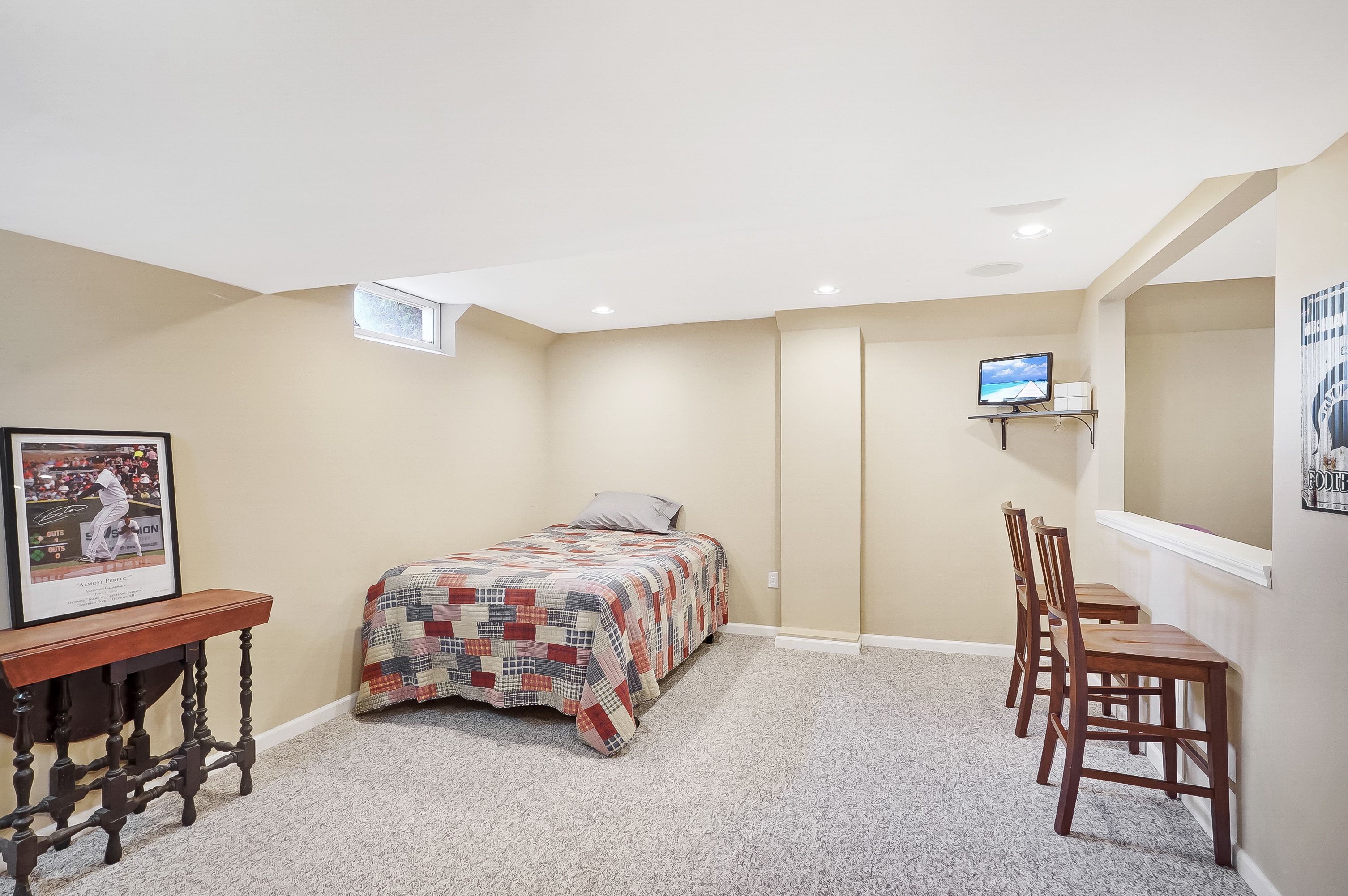 6245 LISMORE Circle