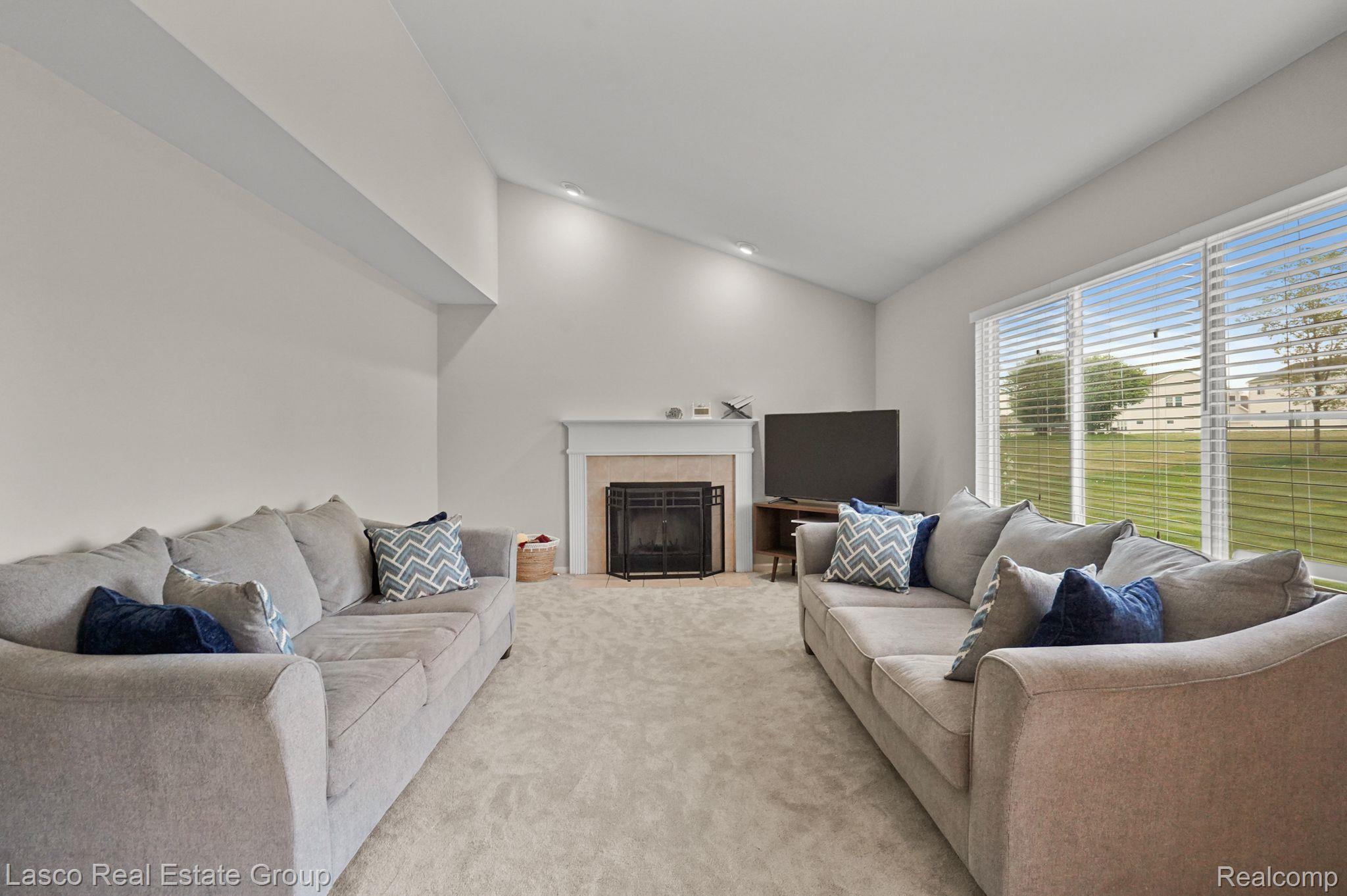 6213 Lismore Circle
