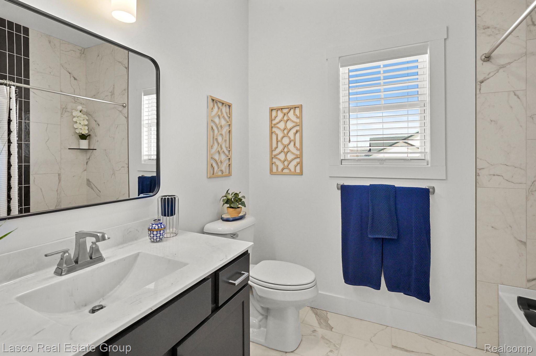 12820 Ivy Lane