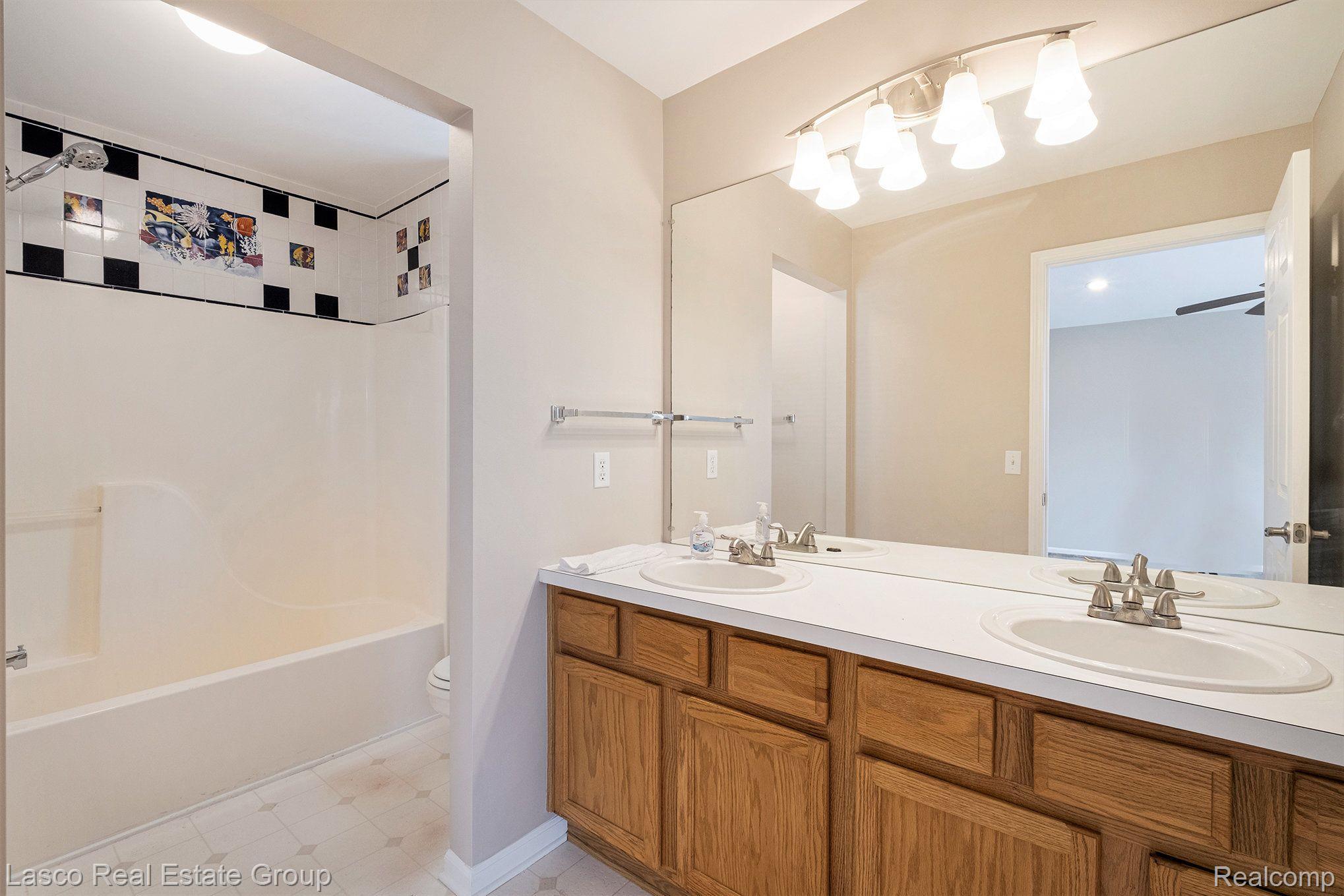 10351 EDGEWATER Trail