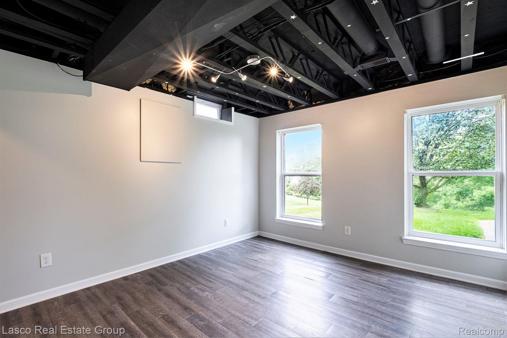 10351 EDGEWATER Trail