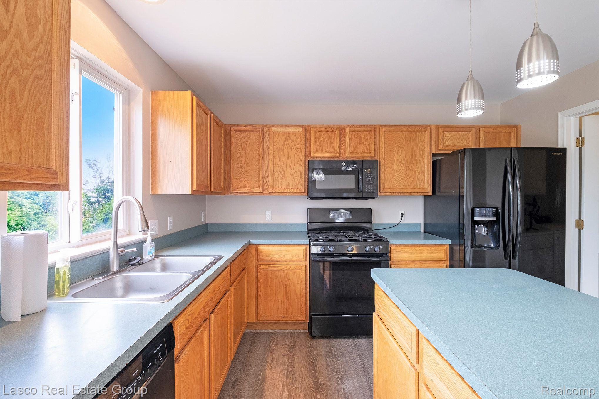 10351 EDGEWATER Trail