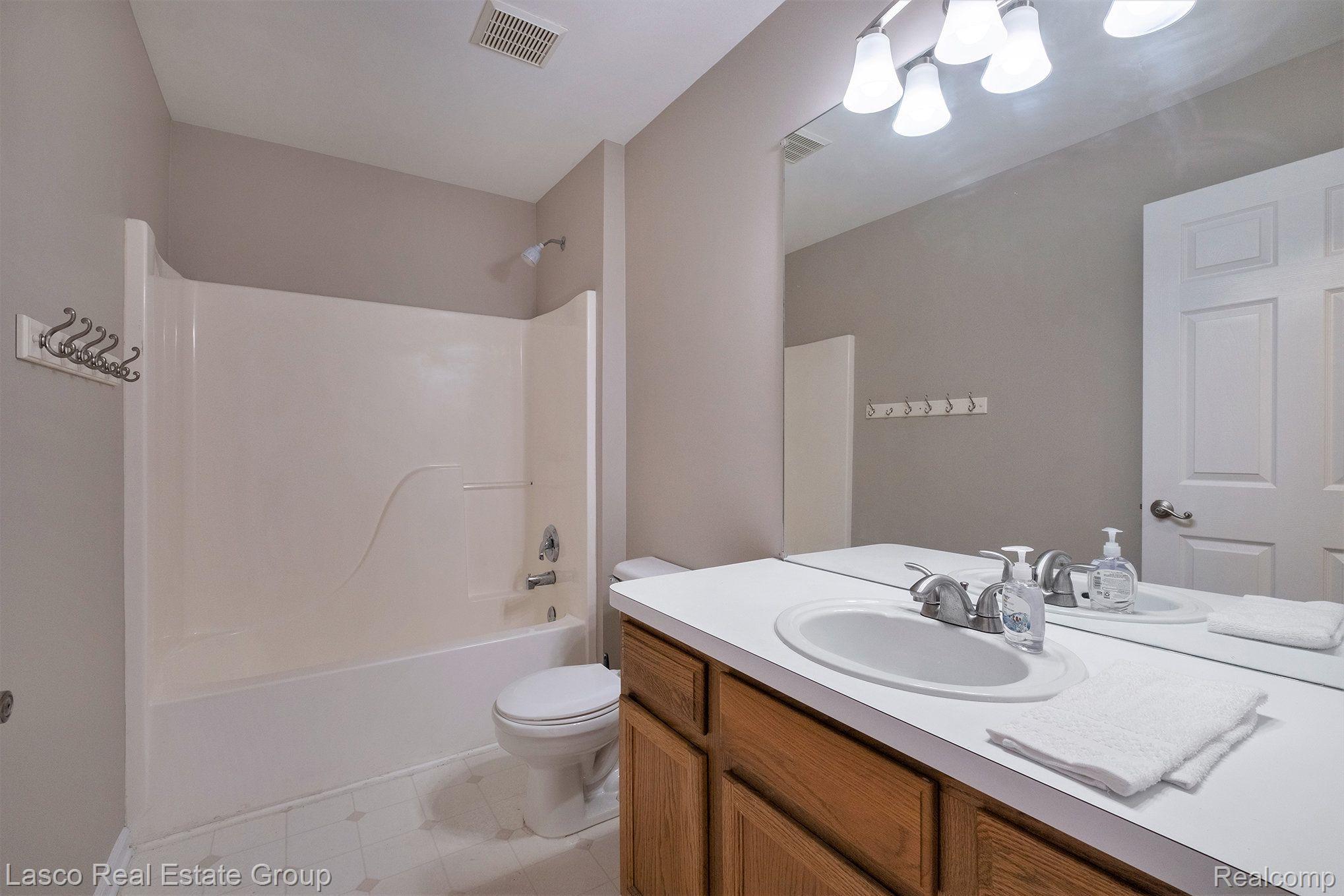10351 EDGEWATER Trail