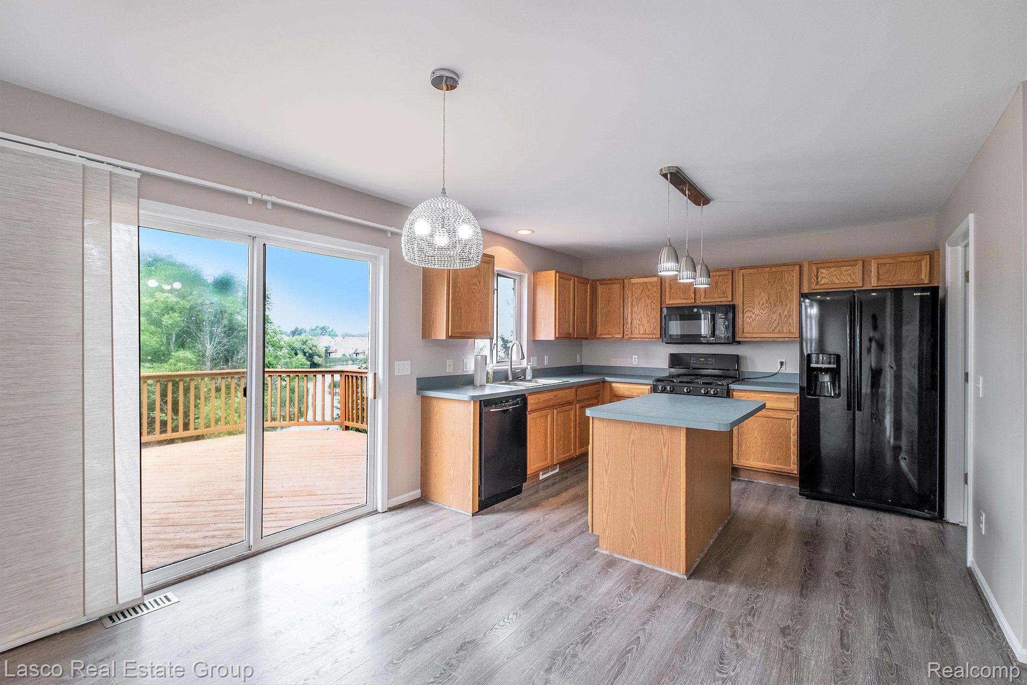 10351 EDGEWATER Trail