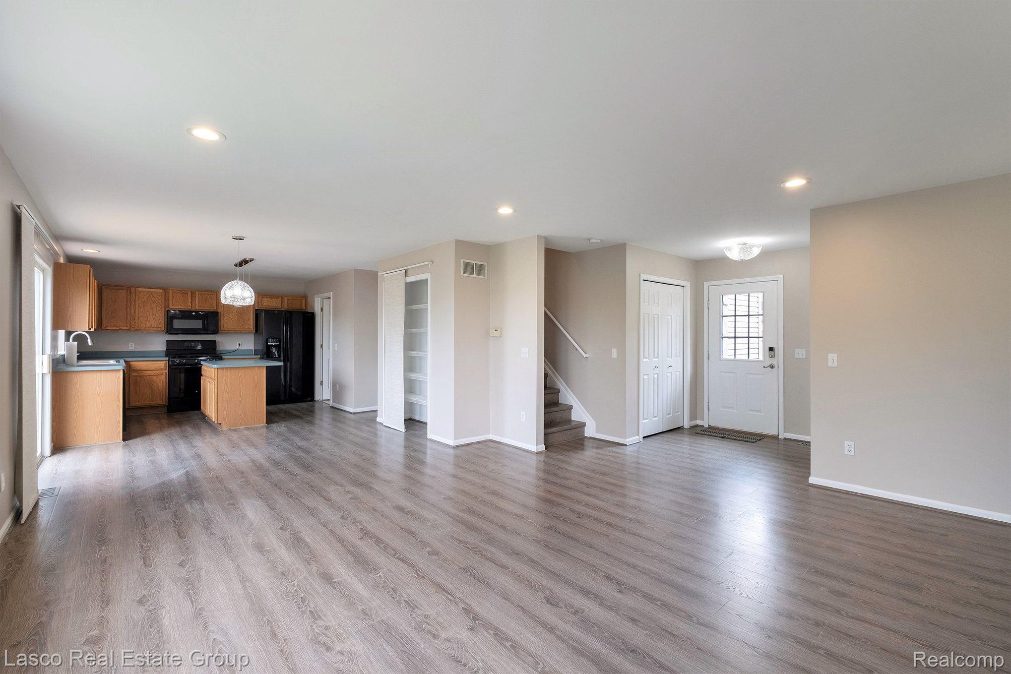 10351 EDGEWATER Trail