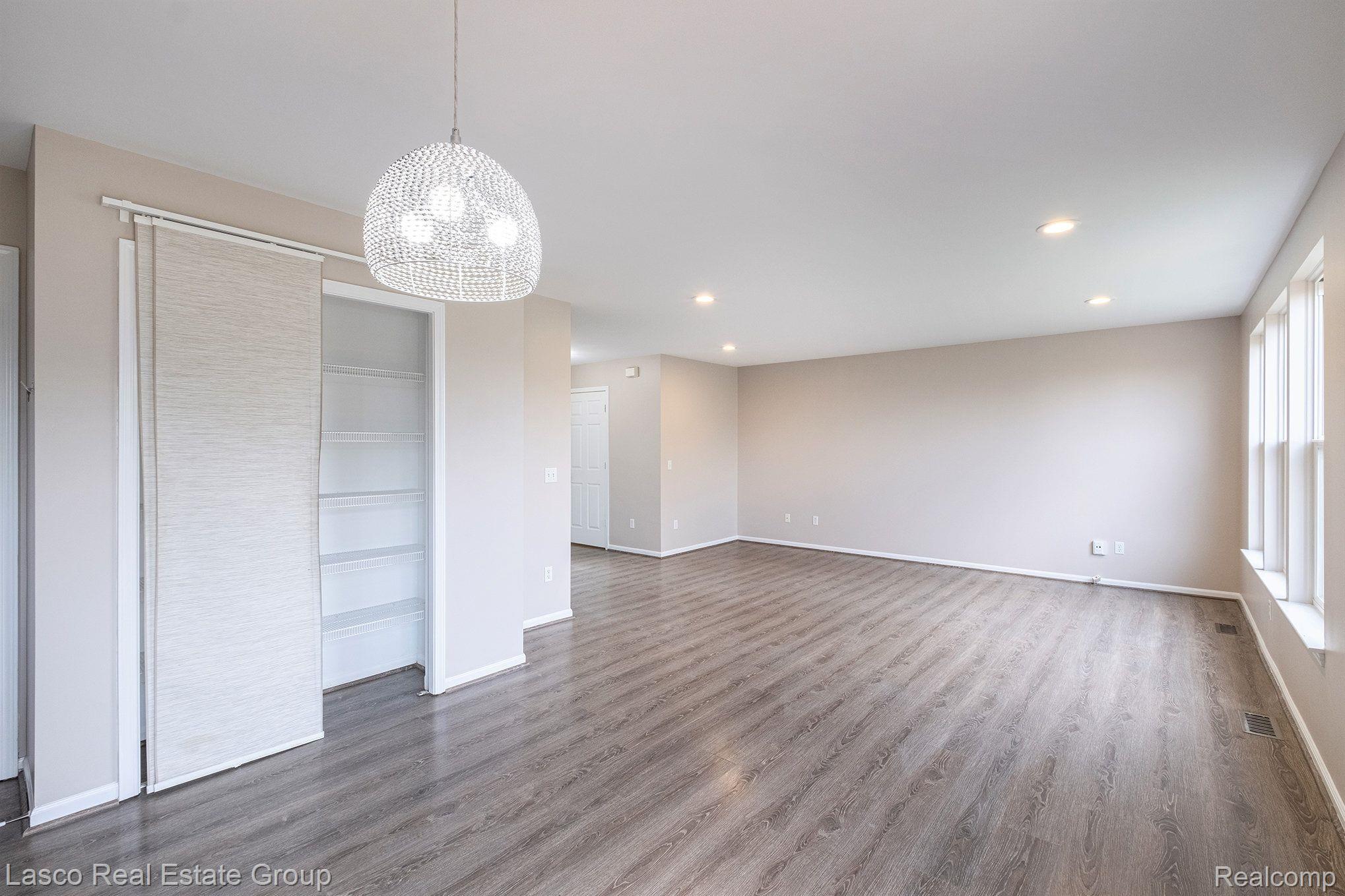 10351 EDGEWATER Trail