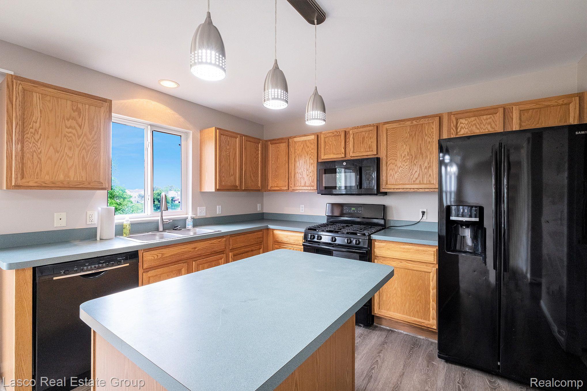 10351 EDGEWATER Trail