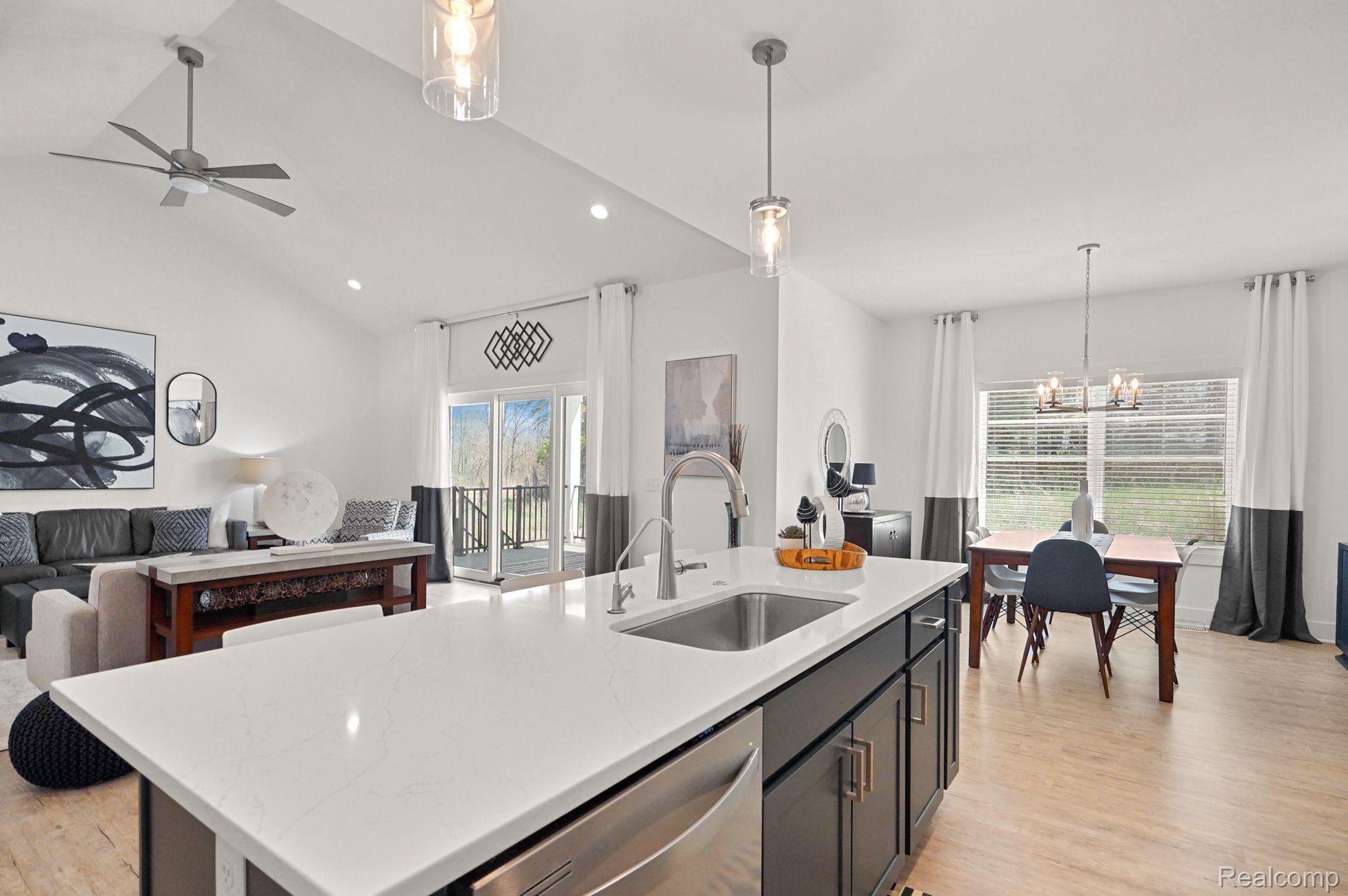 12715 IVY Lane