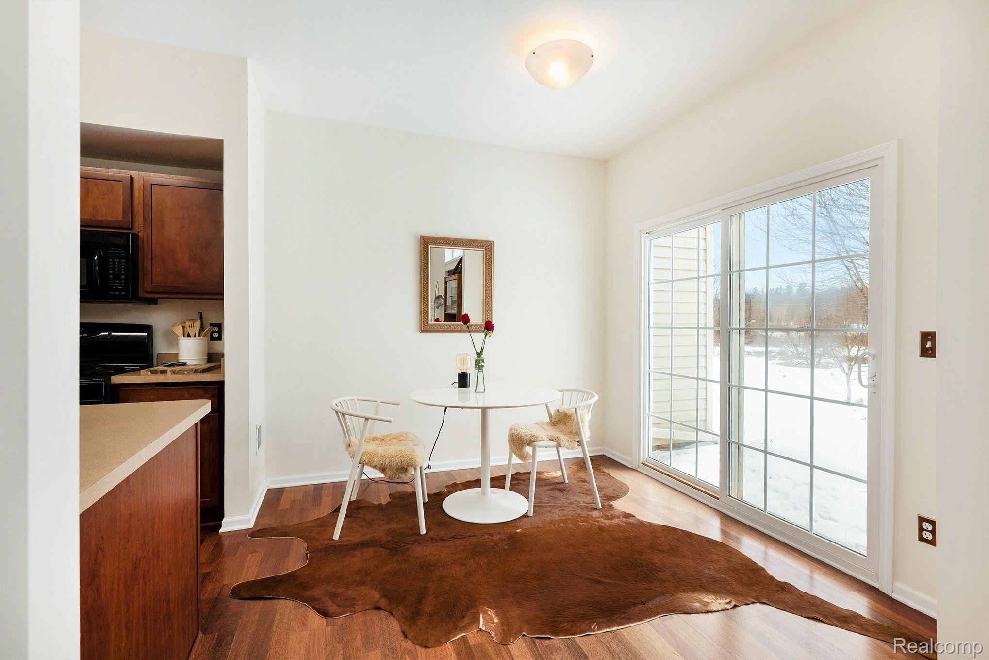 562 Dockside Circle