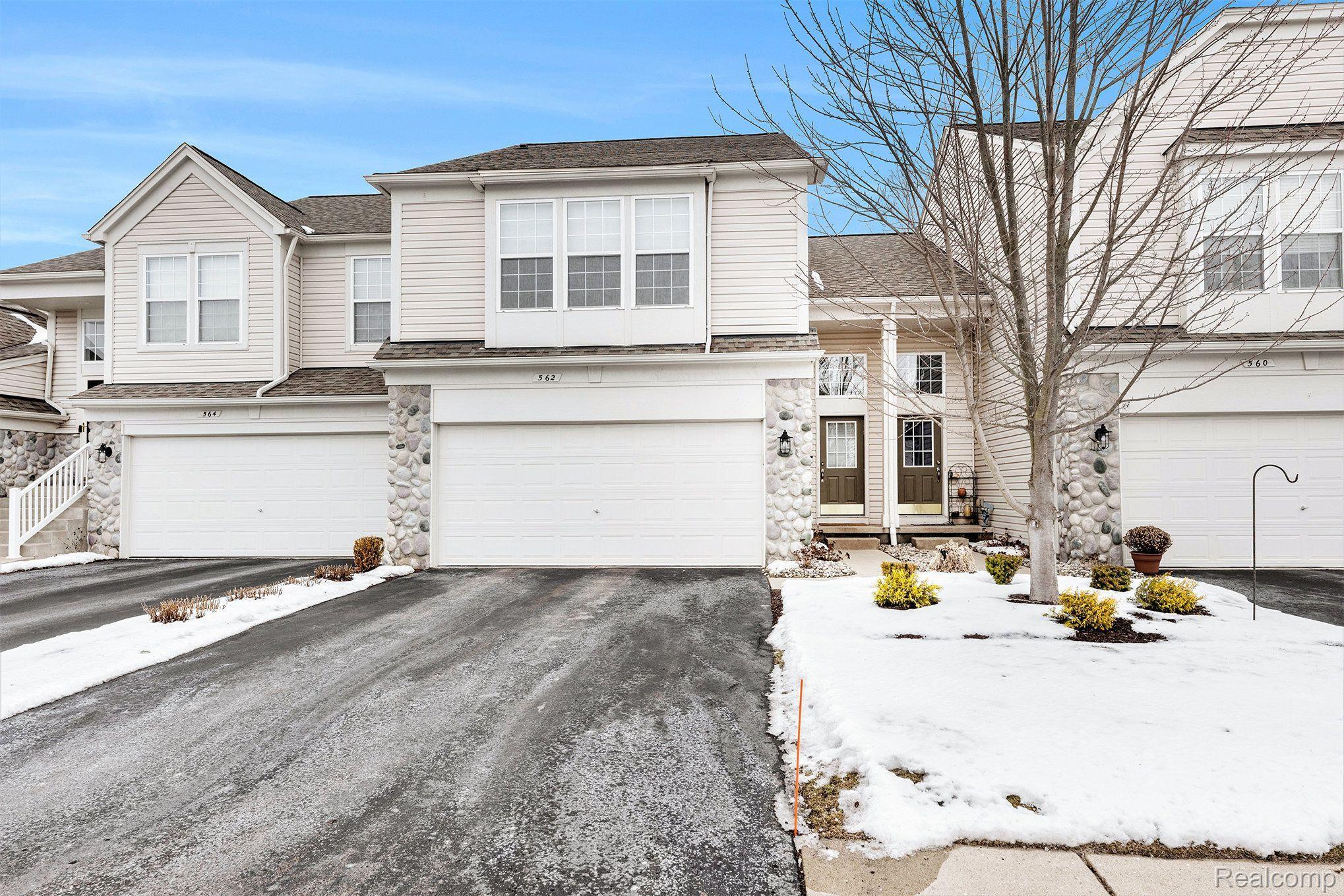562 Dockside Circle