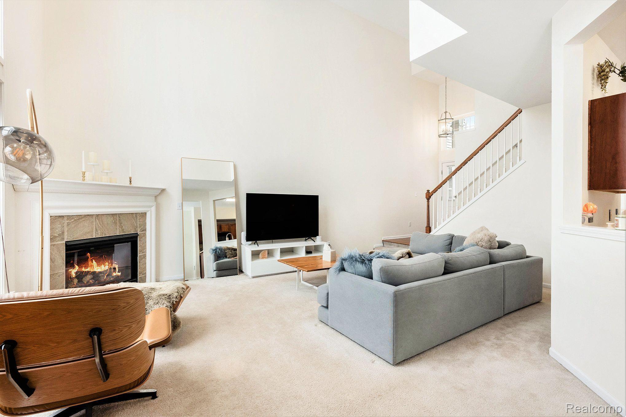 562 Dockside Circle