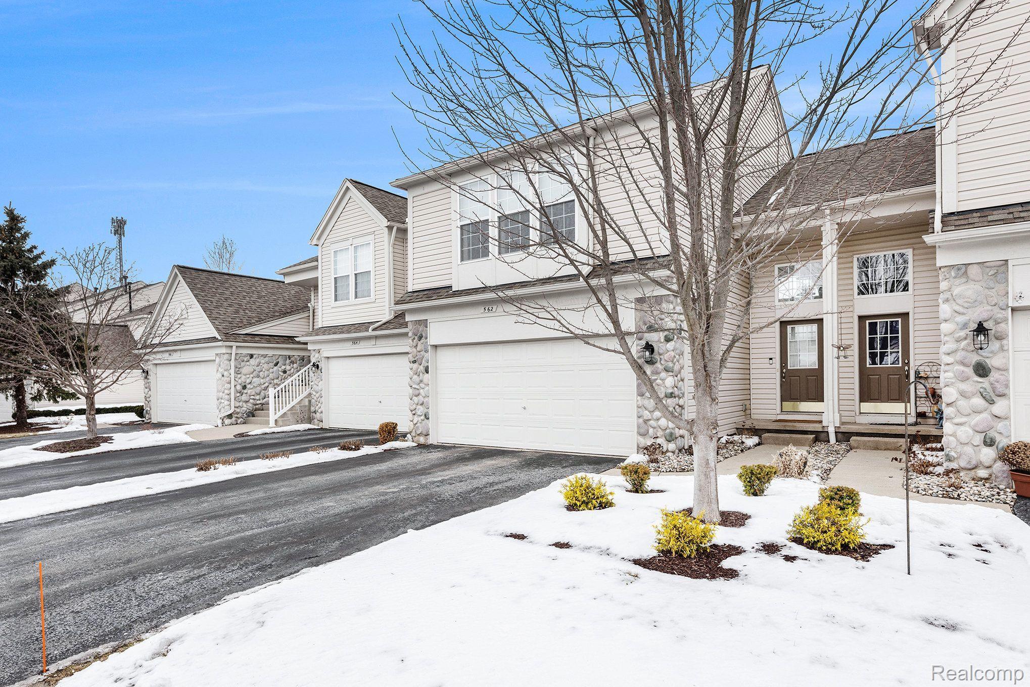 562 Dockside Circle