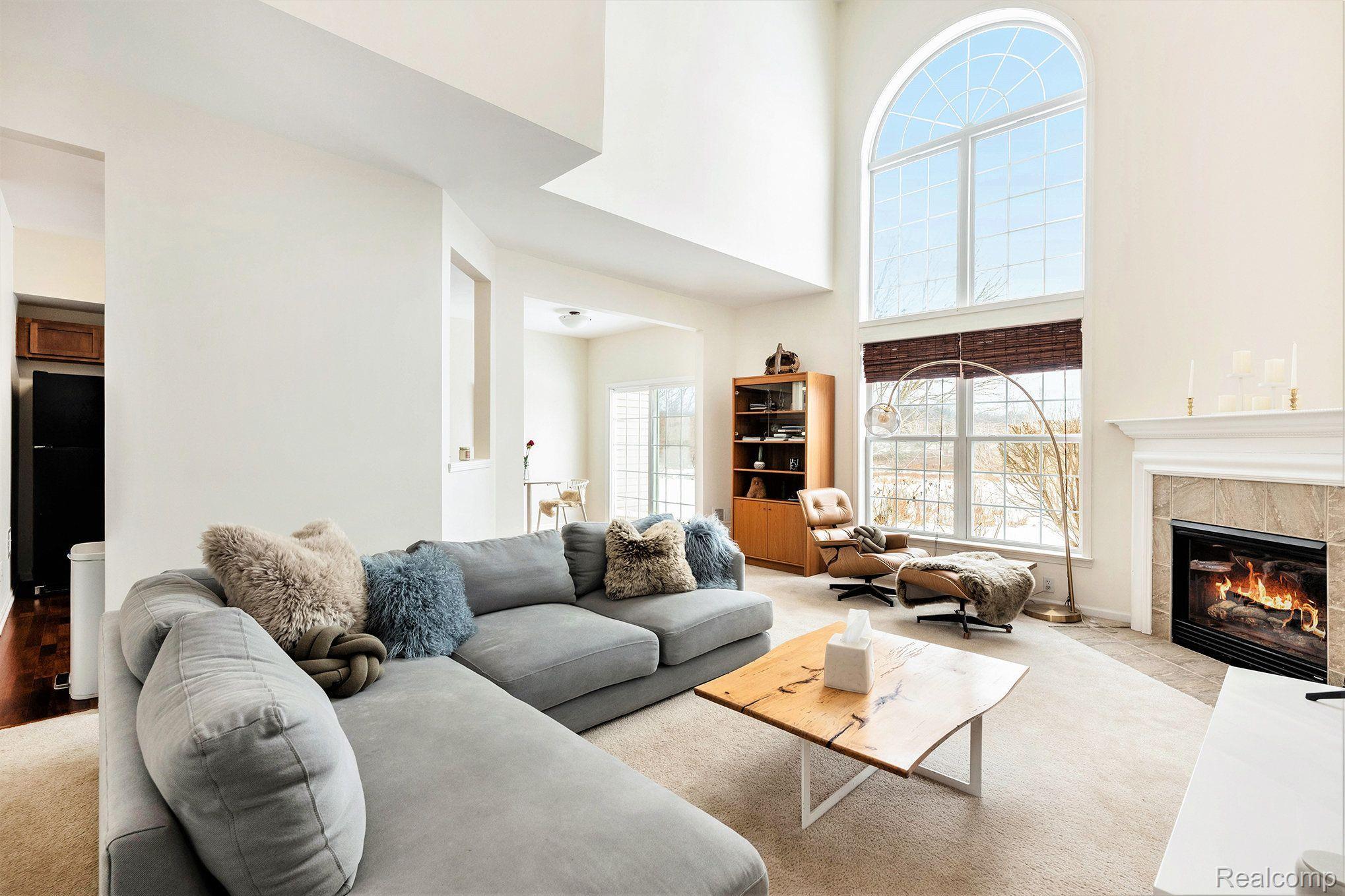562 Dockside Circle