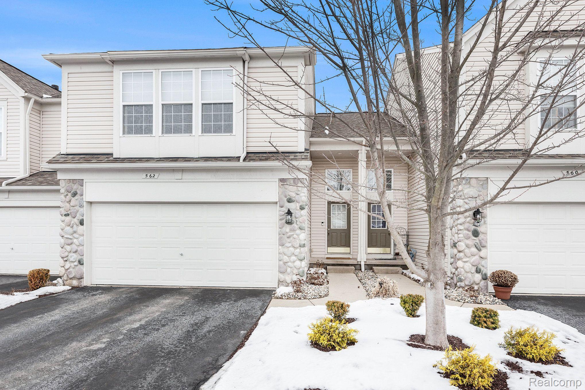 562 Dockside Circle