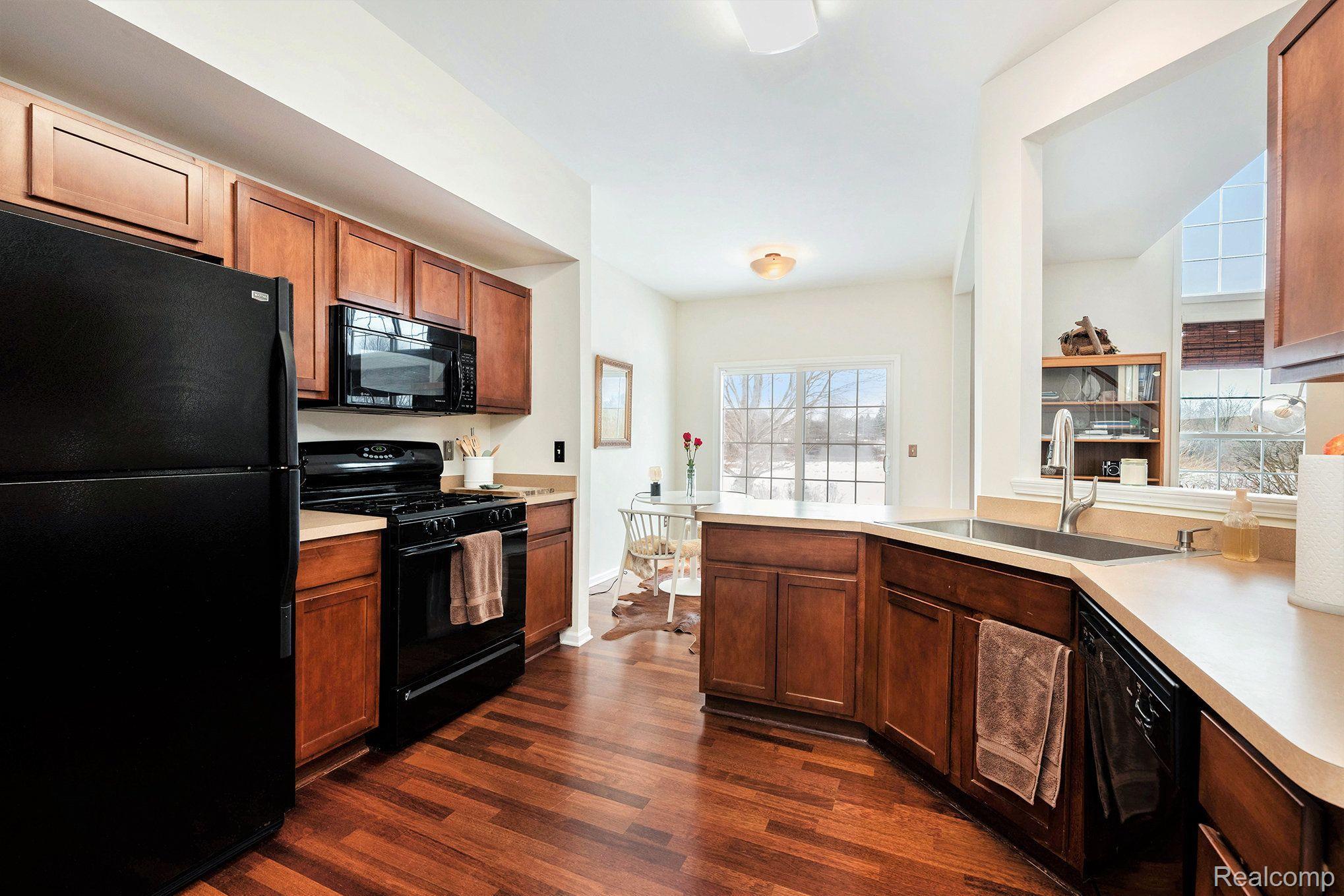 562 Dockside Circle