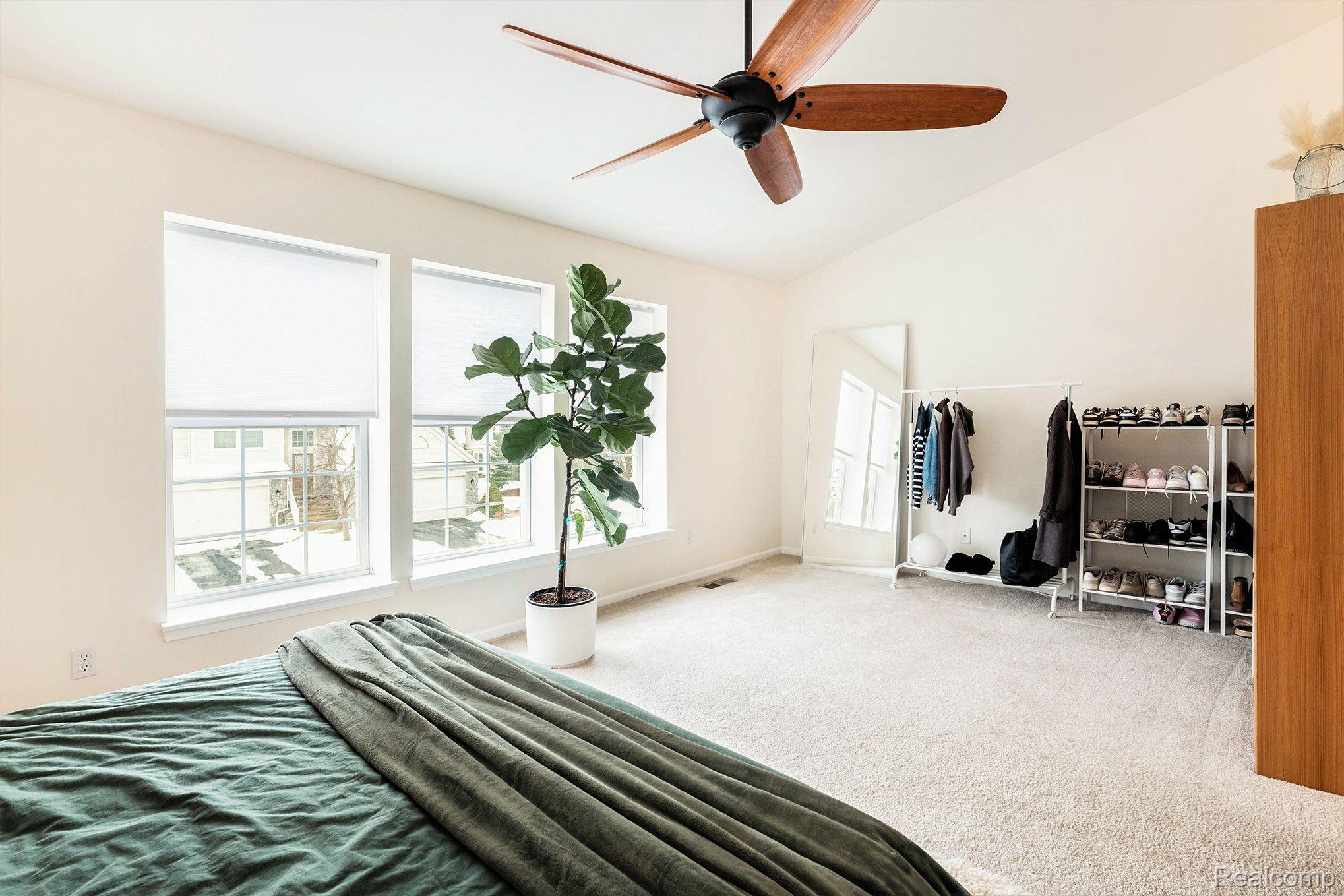 562 Dockside Circle