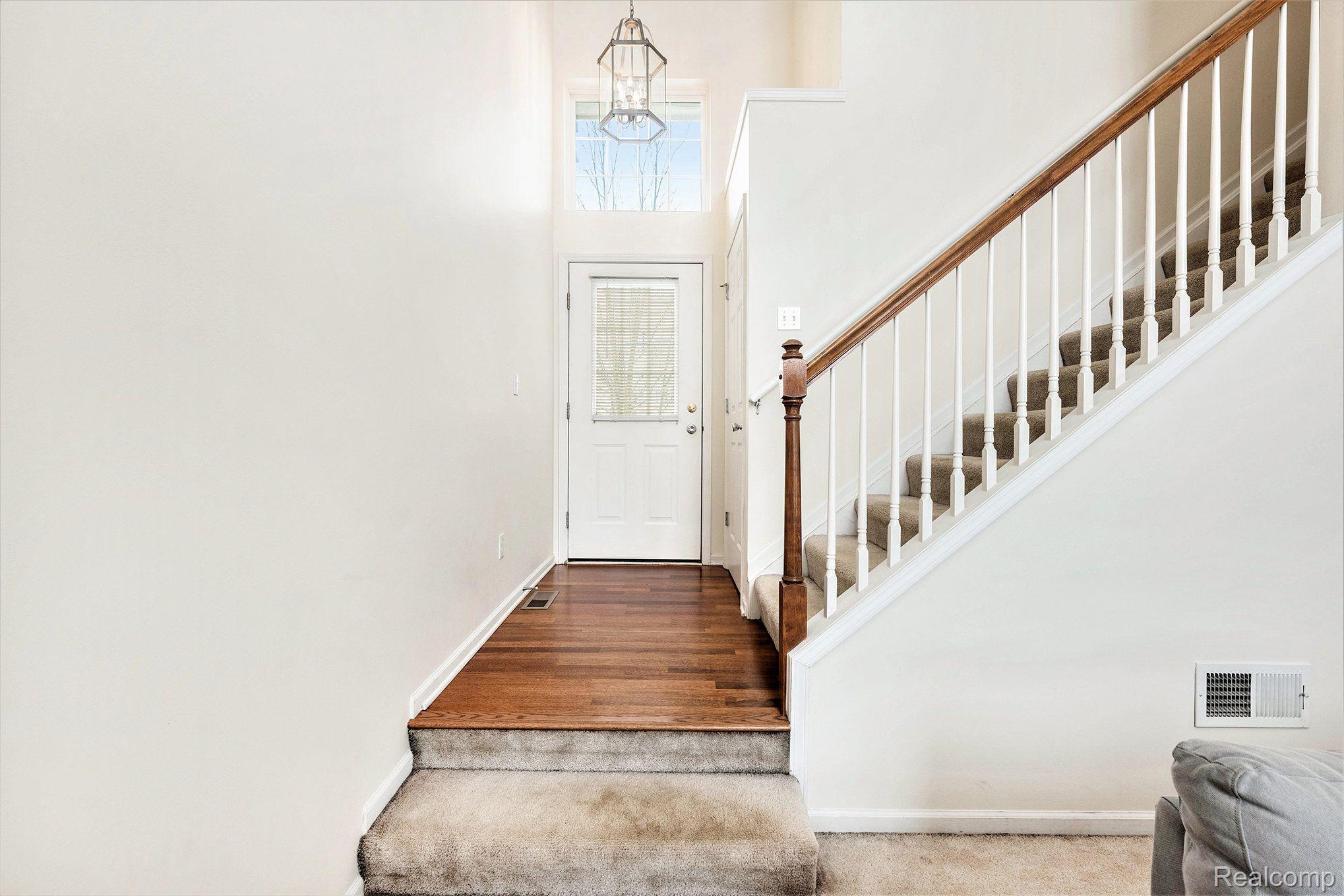 562 Dockside Circle