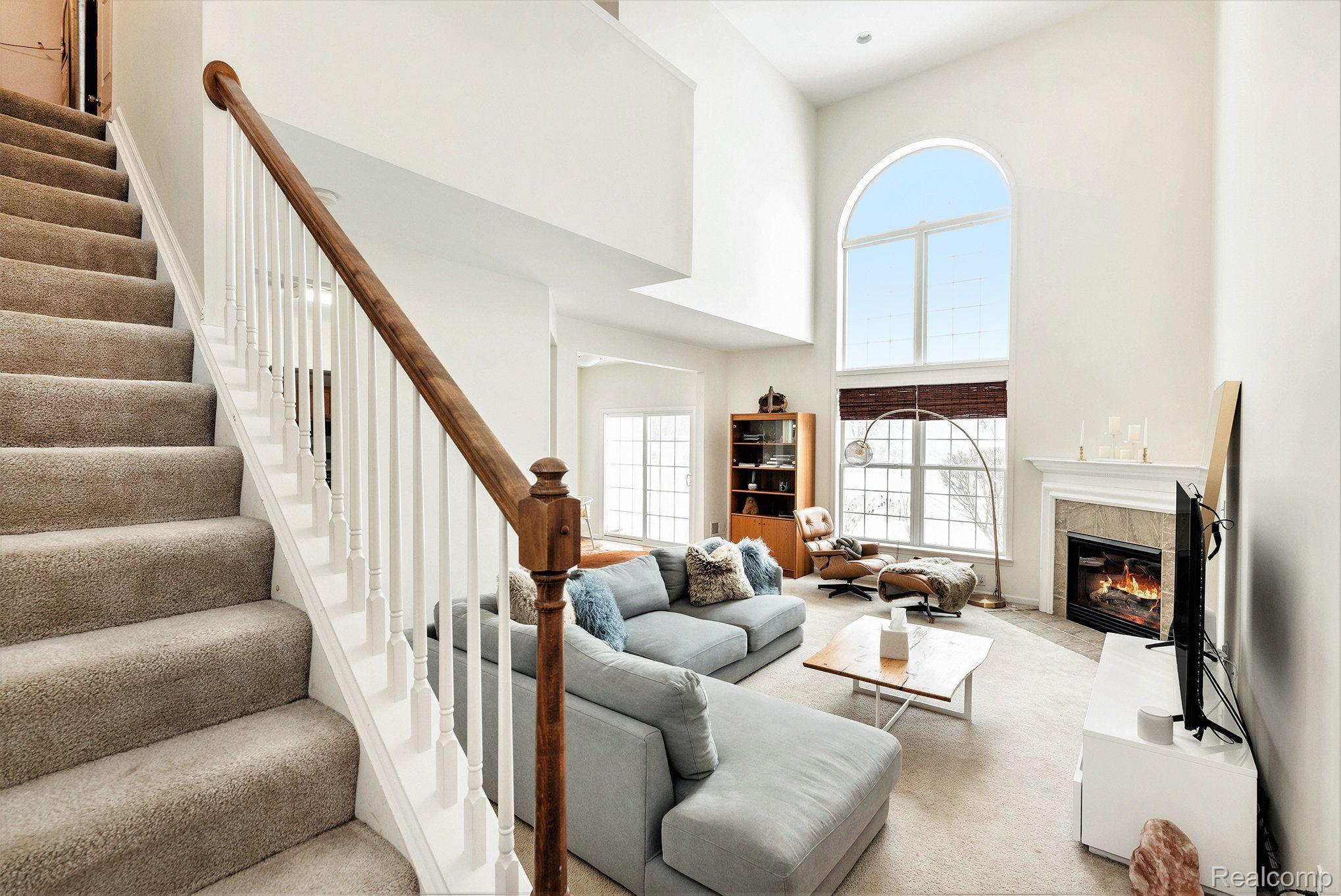 562 Dockside Circle