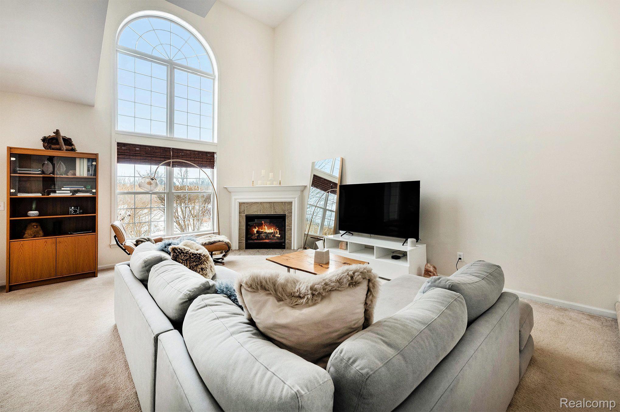 562 Dockside Circle