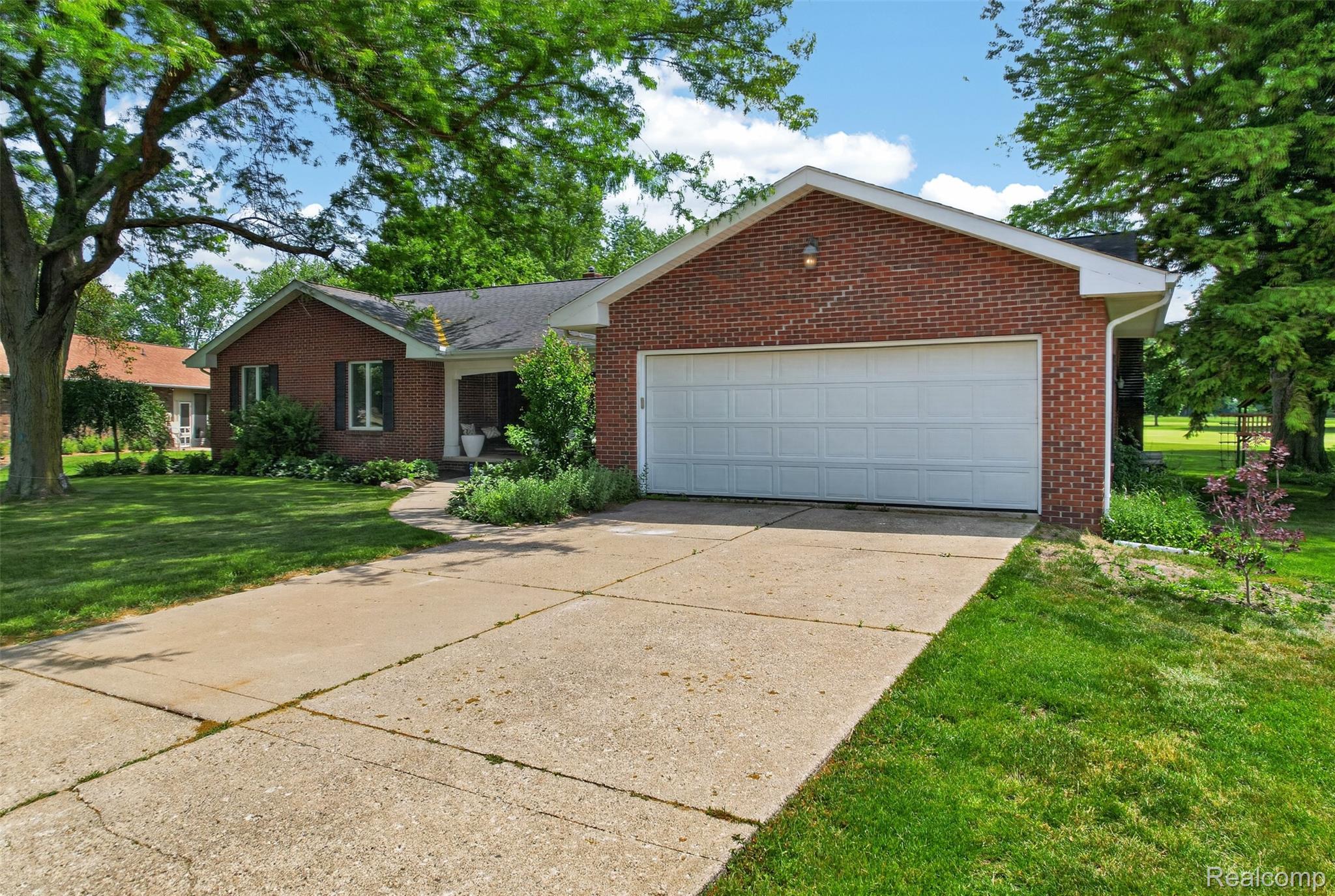 1330 Meadow Green Lane